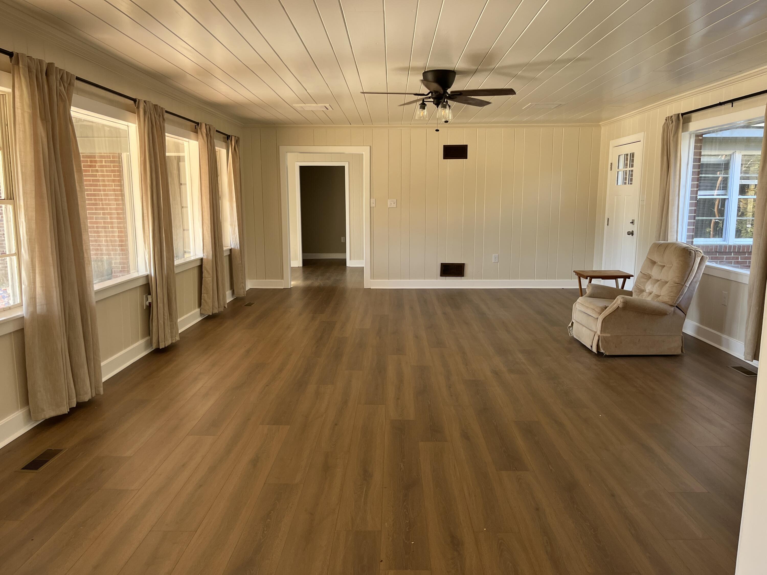 2110 Broome Road Property Photo 4