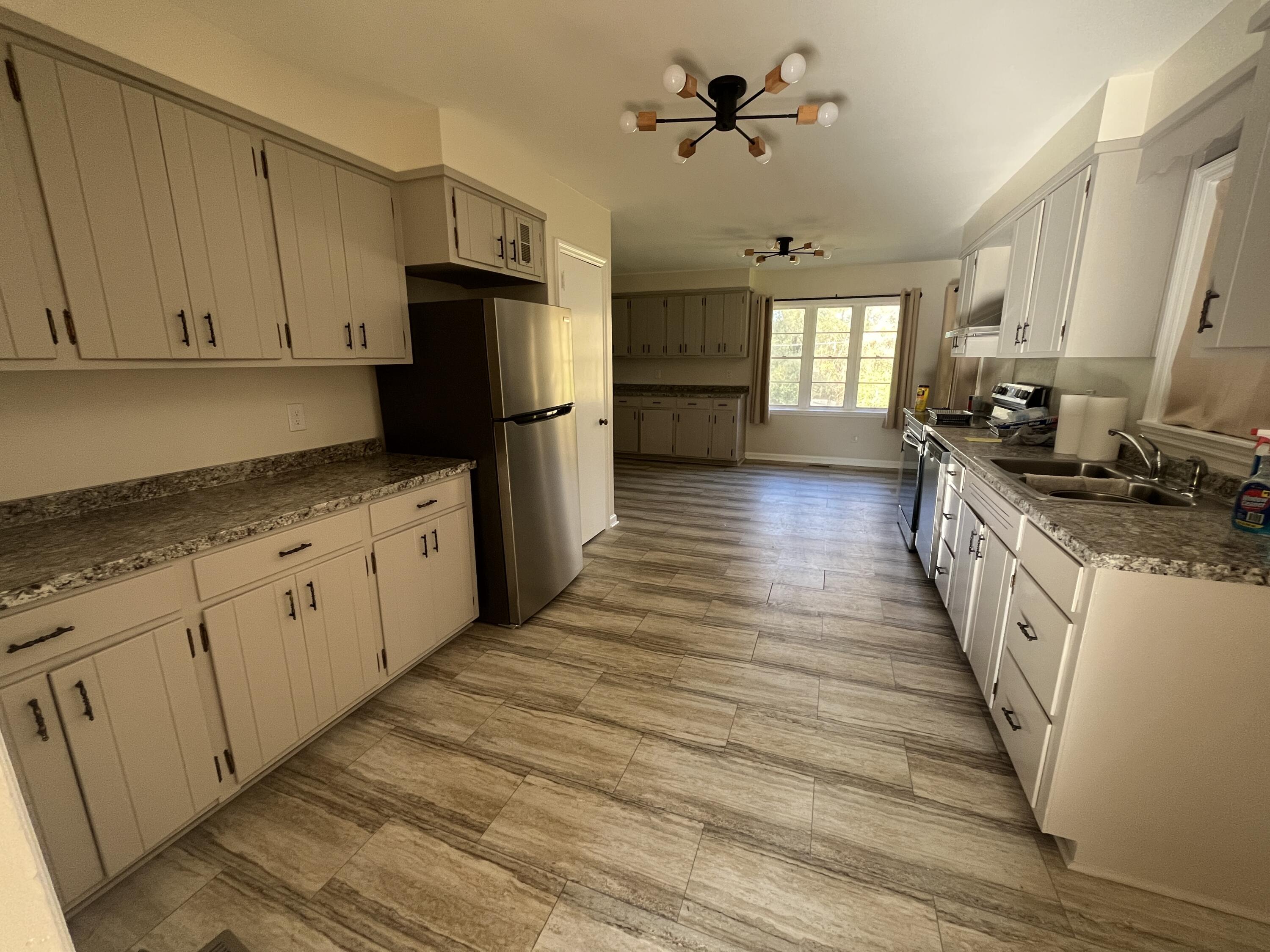 2110 Broome Road Property Photo 5