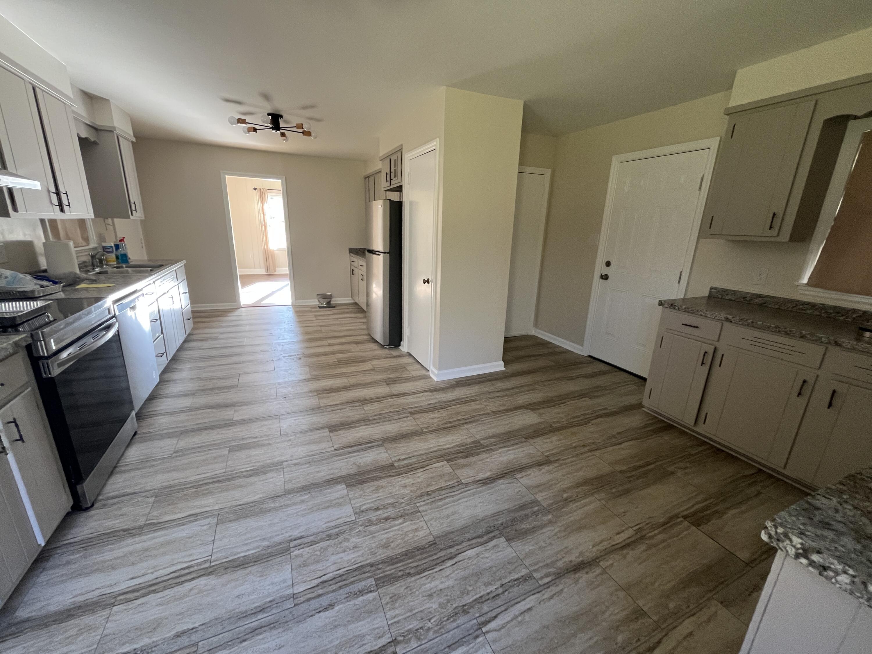 2110 Broome Road Property Photo 6