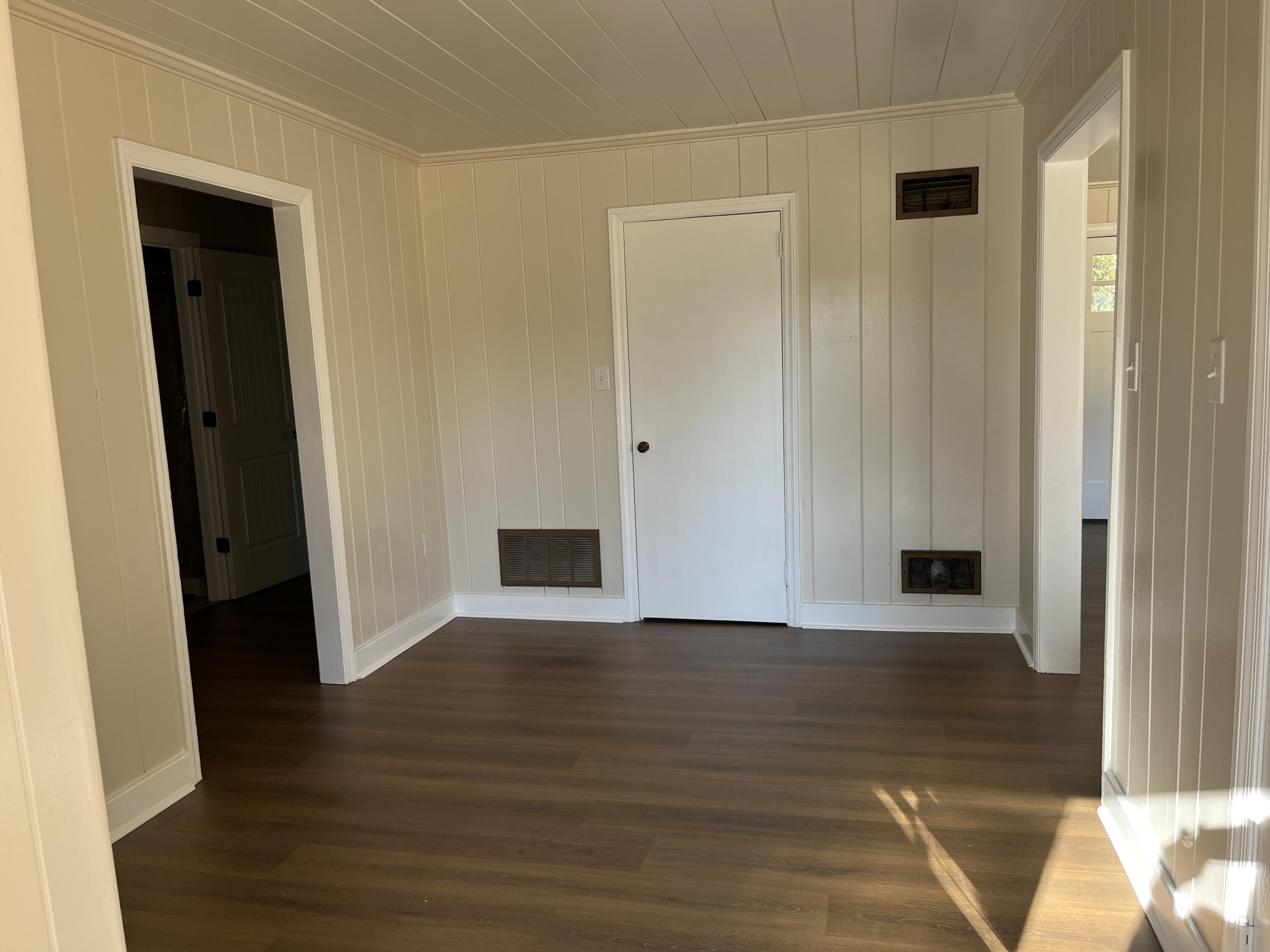 2110 Broome Road Property Photo 8