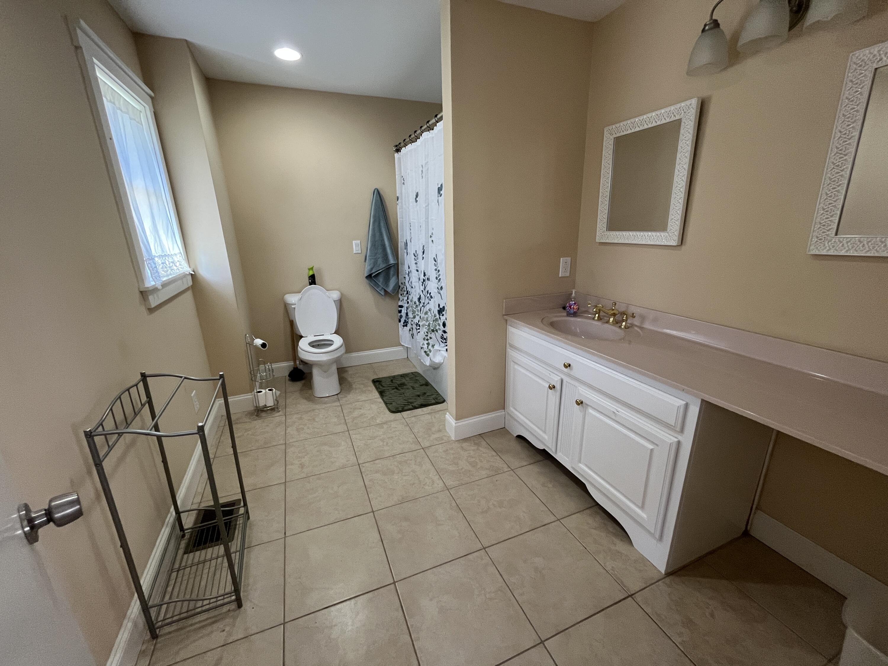 2110 Broome Road Property Photo 10