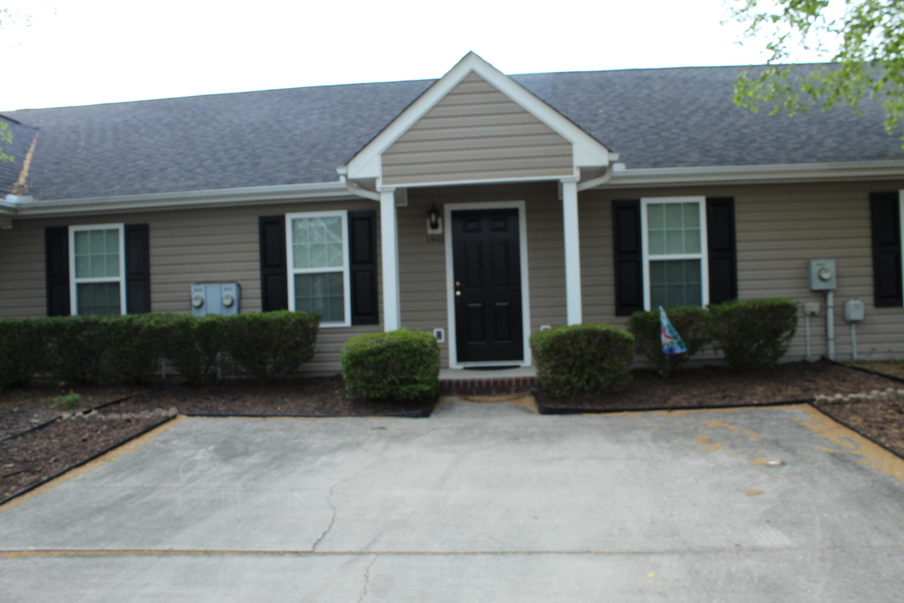 1802 Honeysuckle Way Property Photo 3
