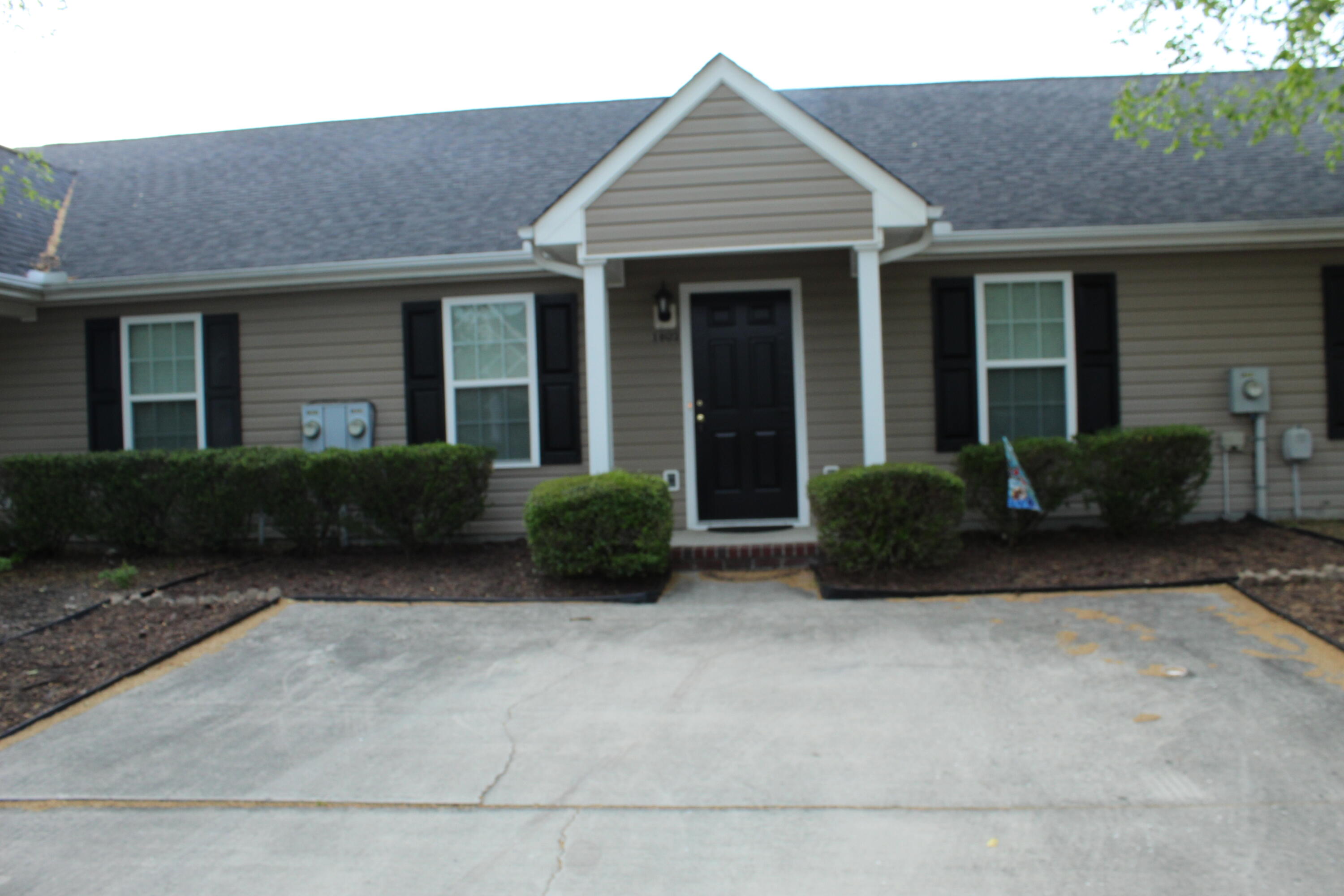 1802 Honeysuckle Way Property Photo 5