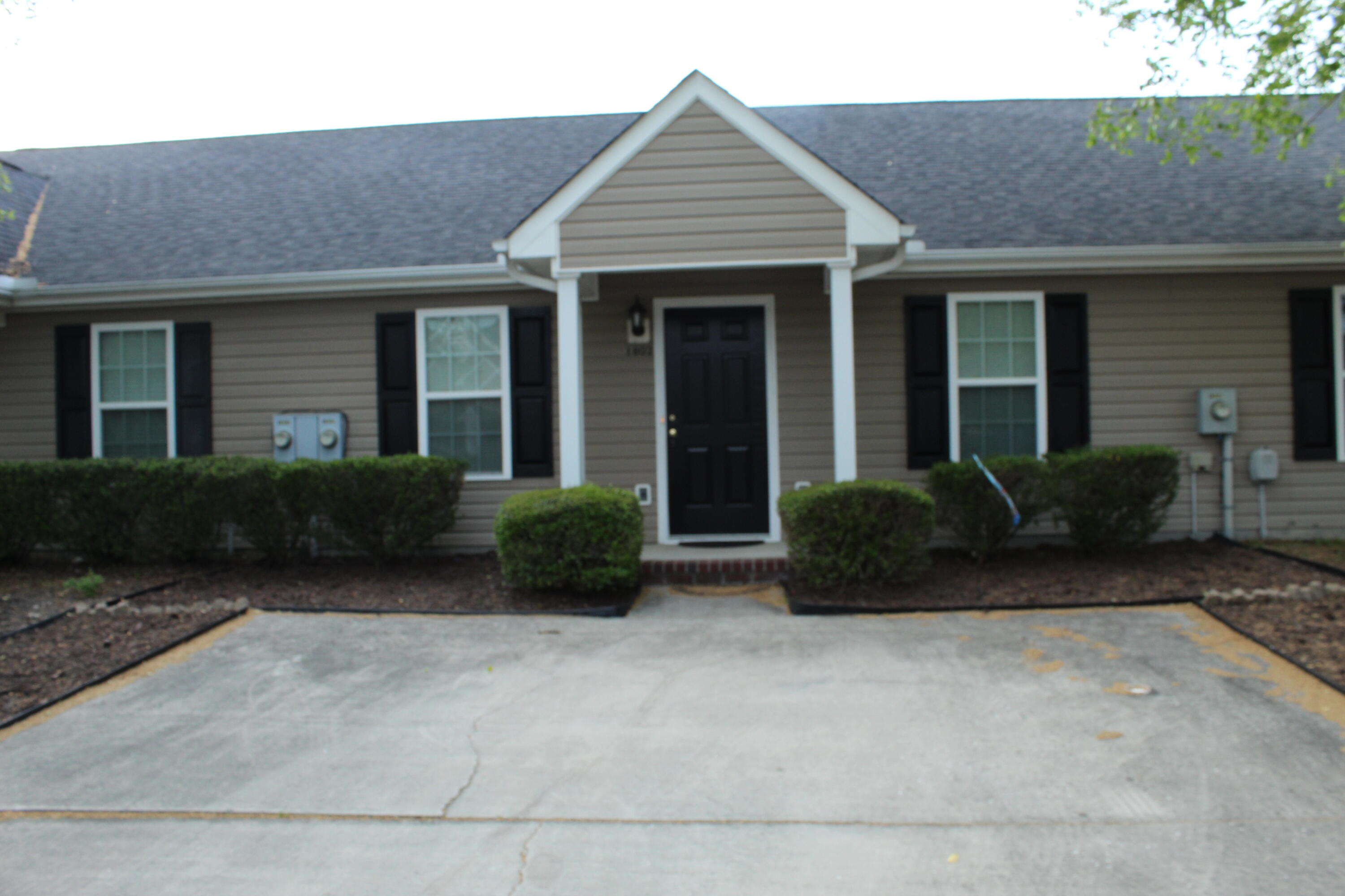1802 Honeysuckle Way Property Photo 6