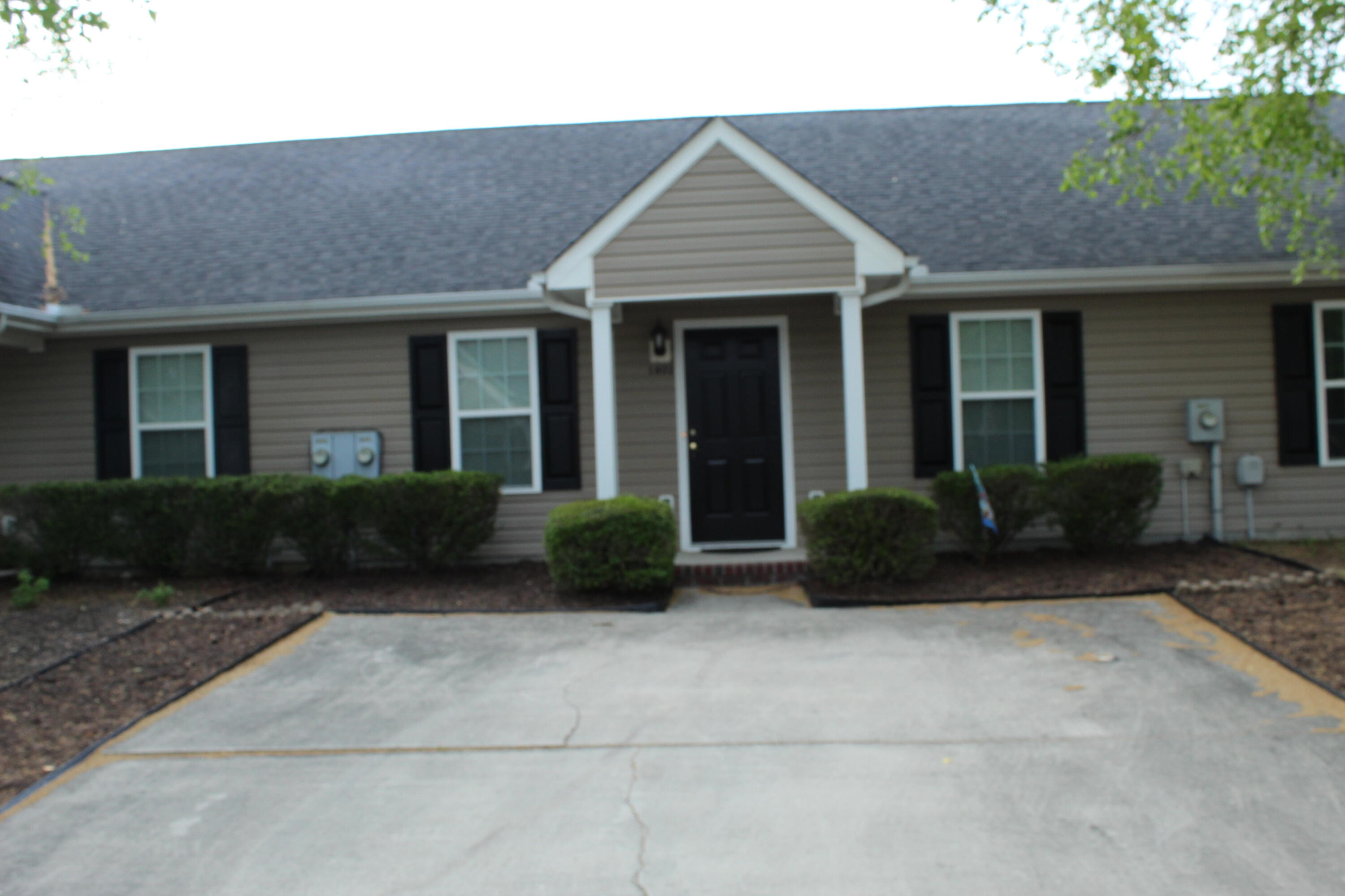 1802 Honeysuckle Way Property Photo 8
