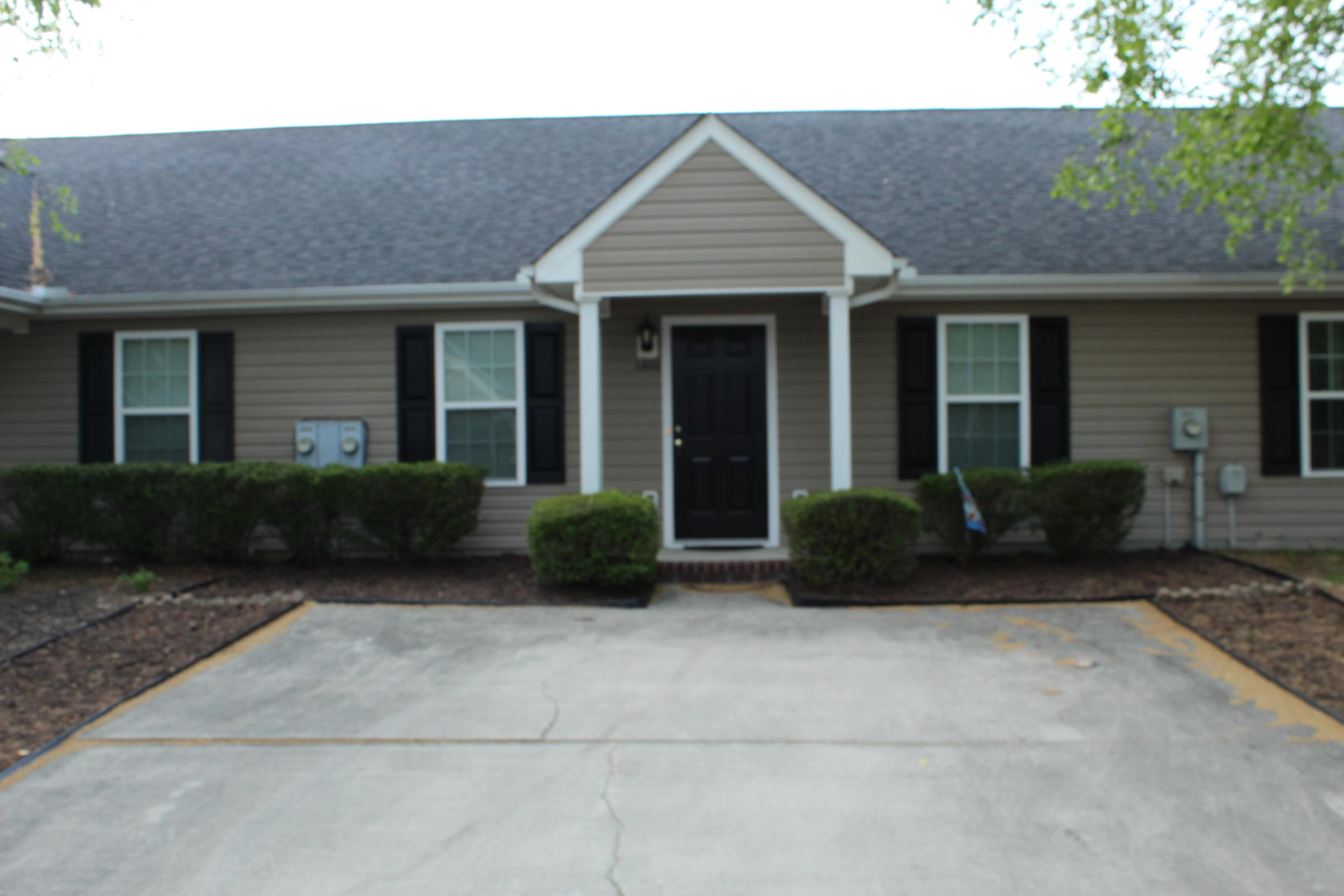 1802 Honeysuckle Way Property Photo 9