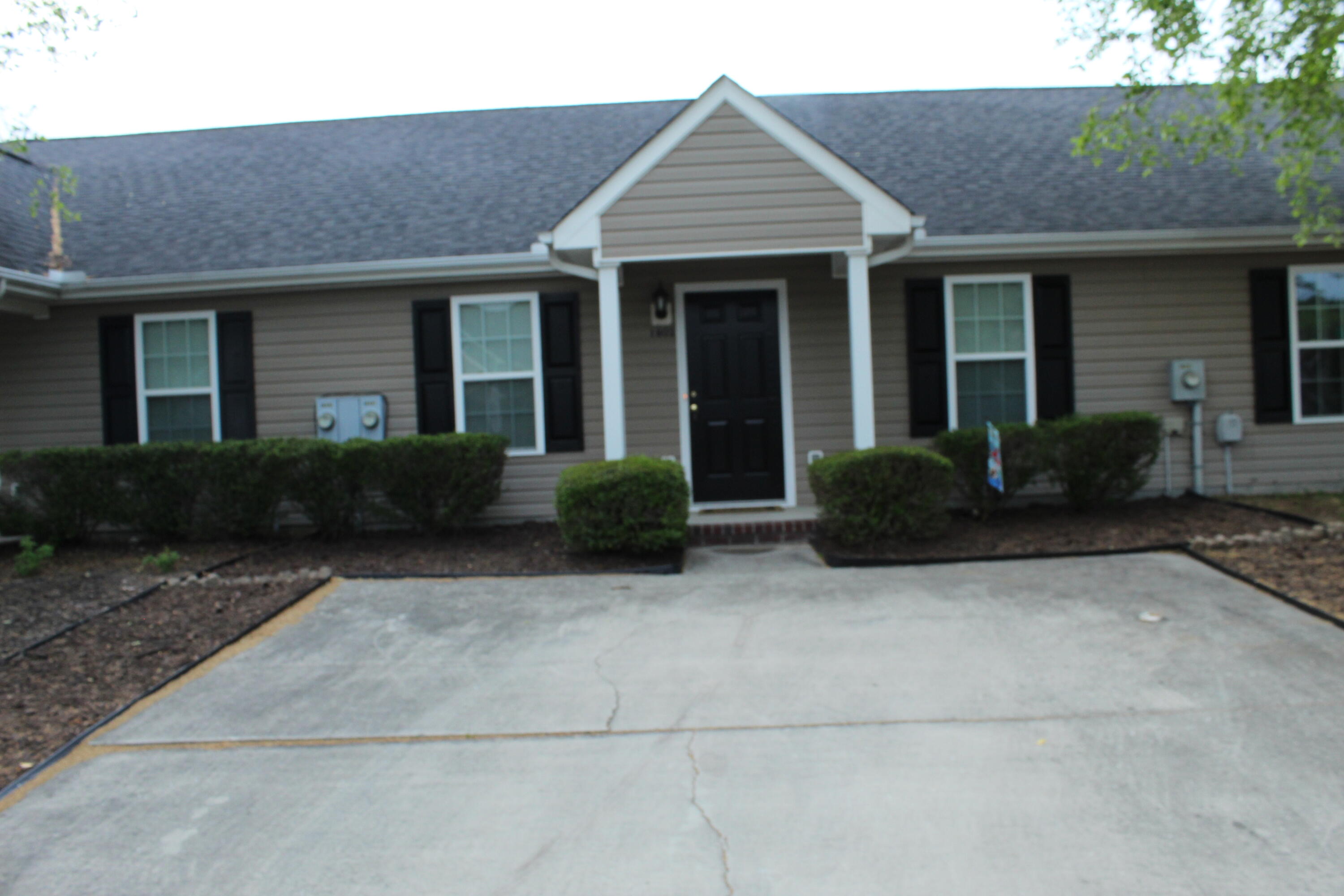 1802 Honeysuckle Way Property Photo 11