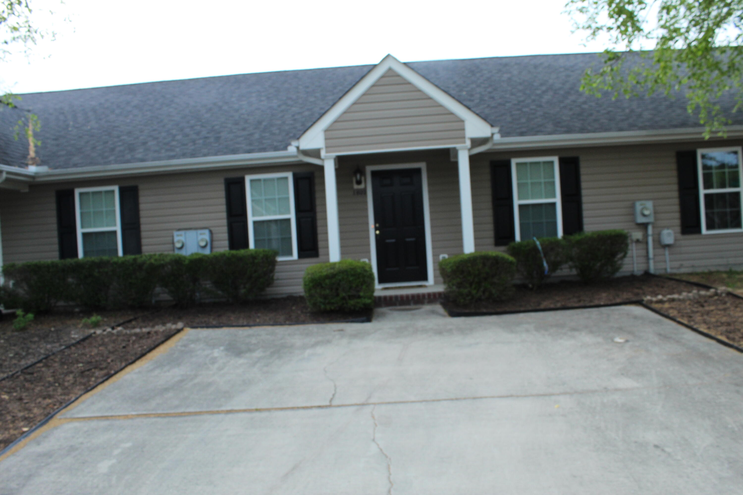 1802 Honeysuckle Way Property Photo 12