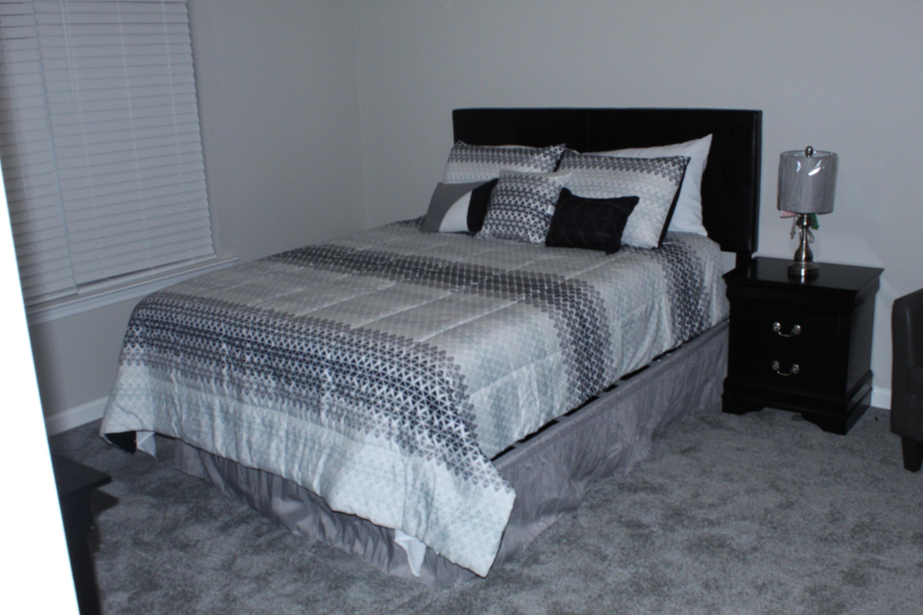1802 Honeysuckle Way Property Photo 22