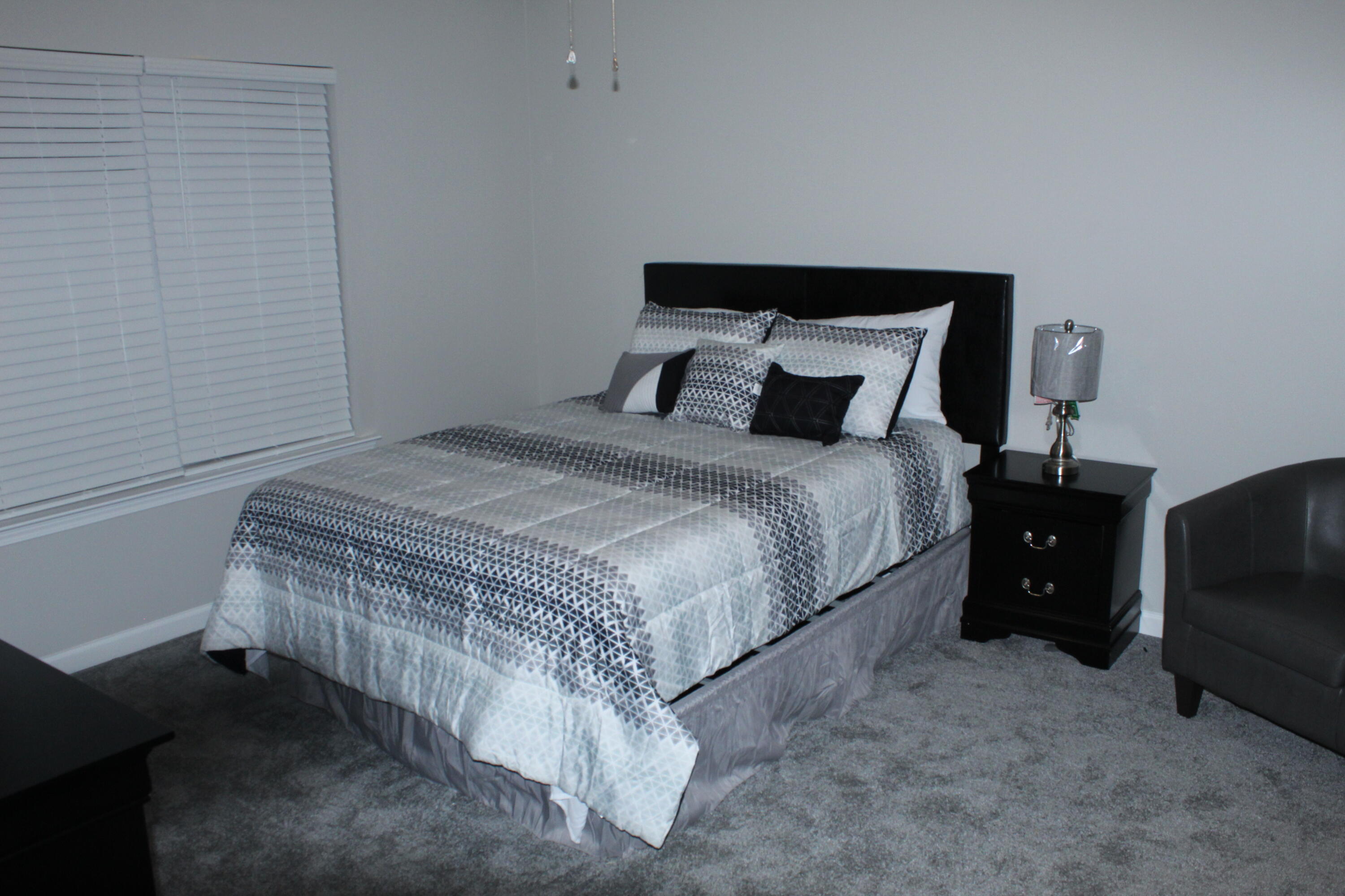 1802 Honeysuckle Way Property Photo 33