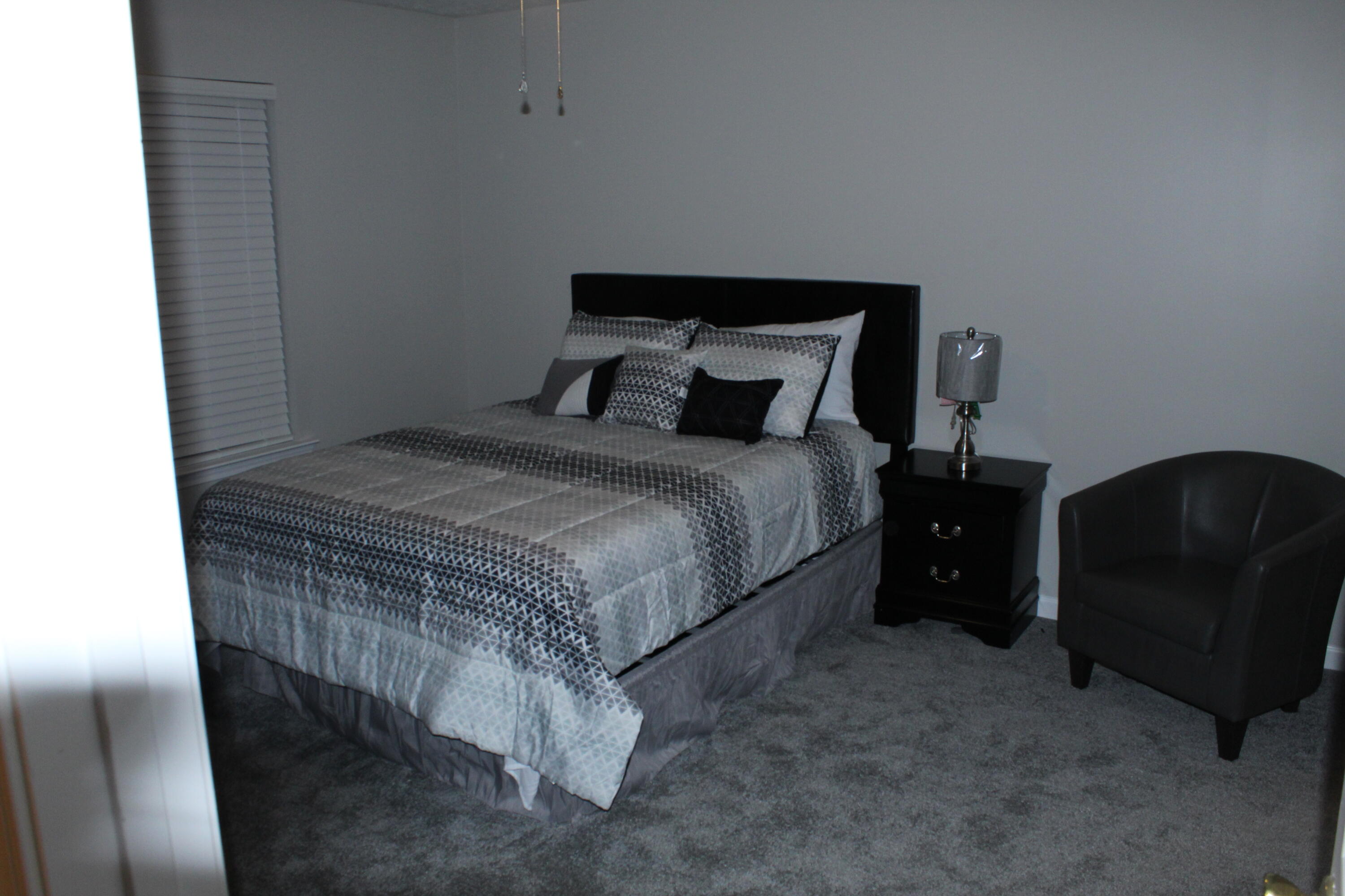 1802 Honeysuckle Way Property Photo 34