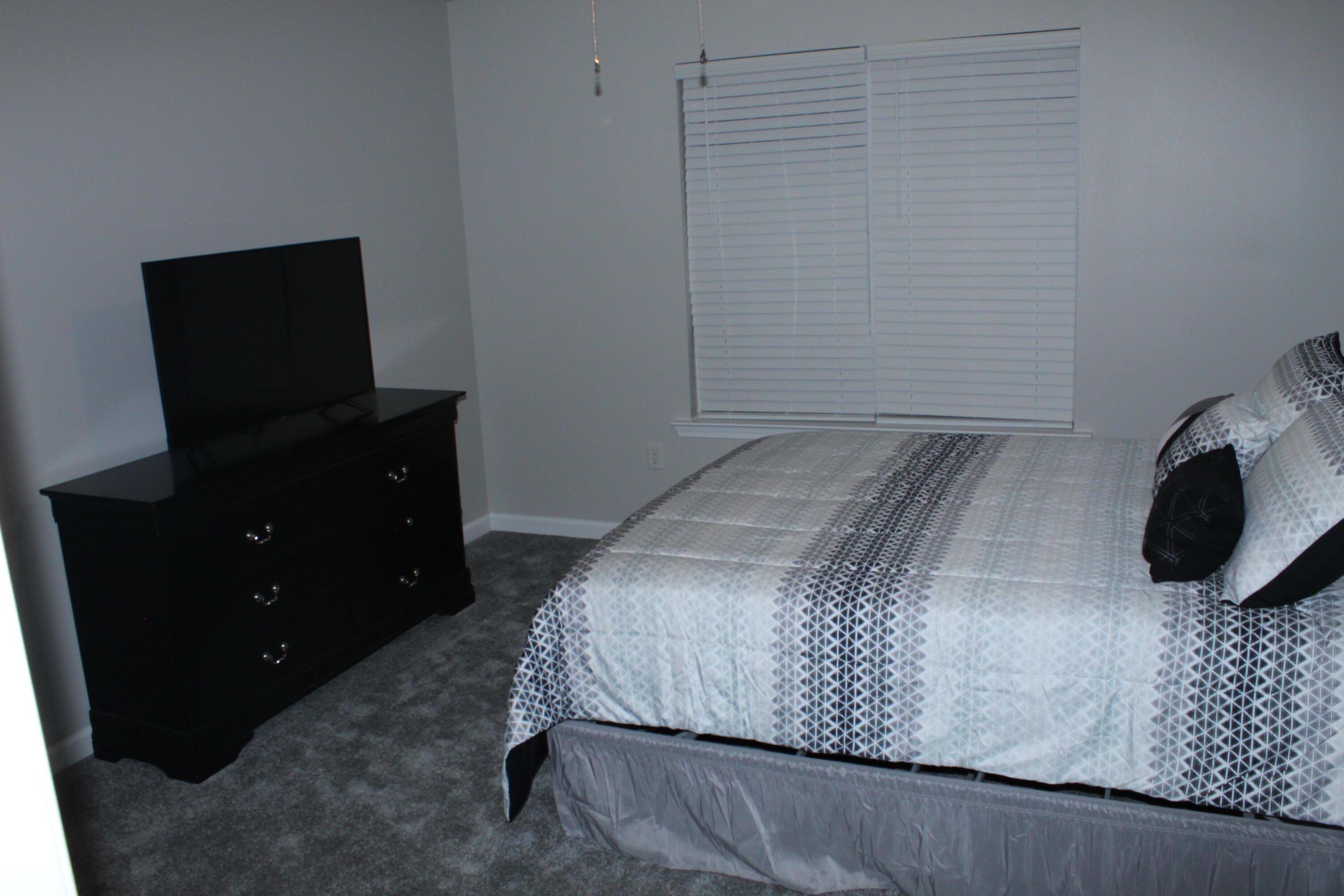 1802 Honeysuckle Way Property Photo 35
