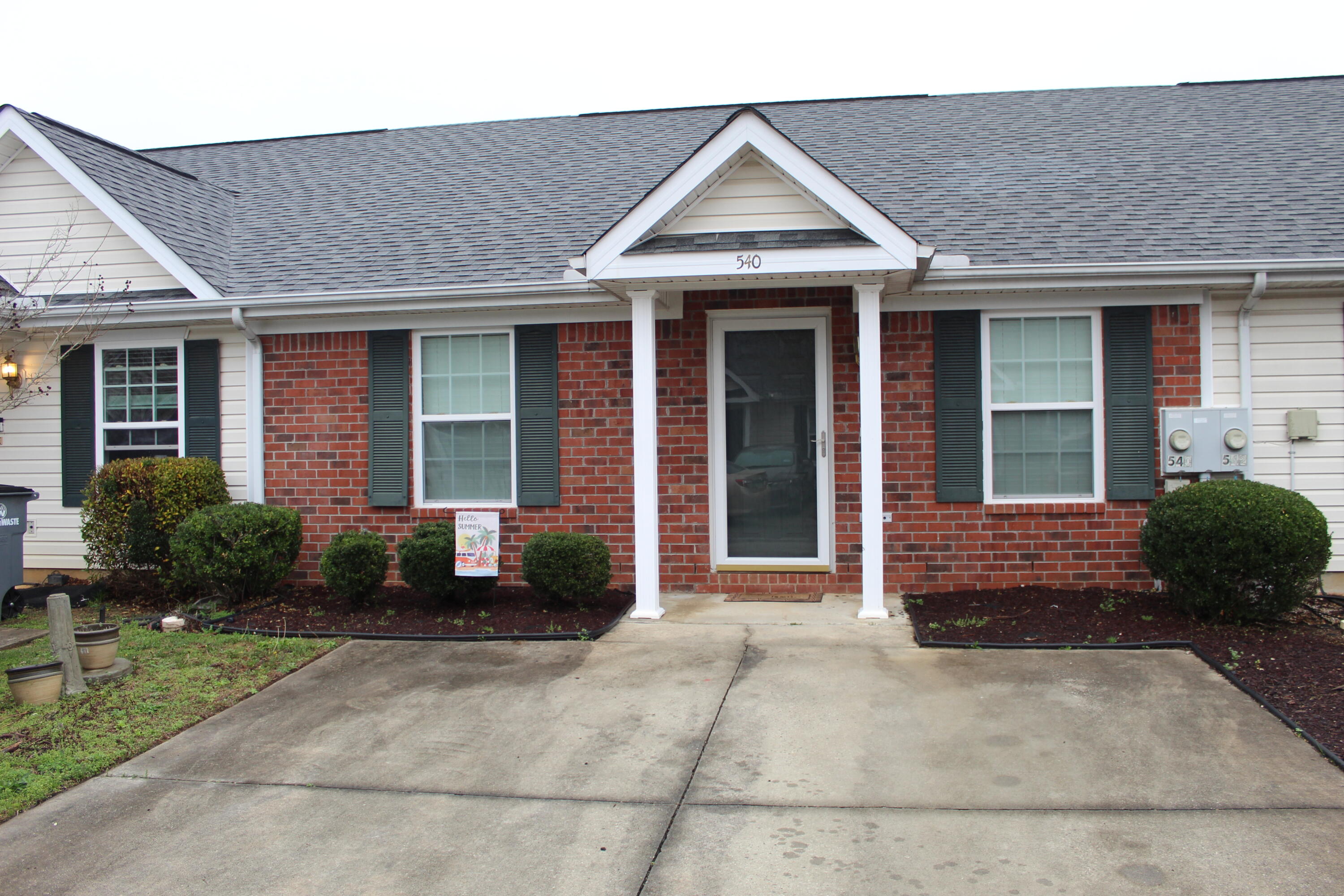 540 Edgecliff Lane Property Photo 1