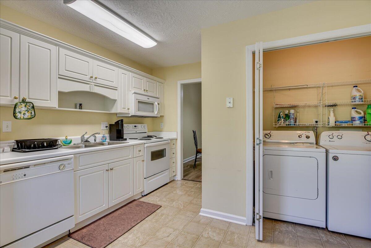 540 Edgecliff Lane Property Photo 12