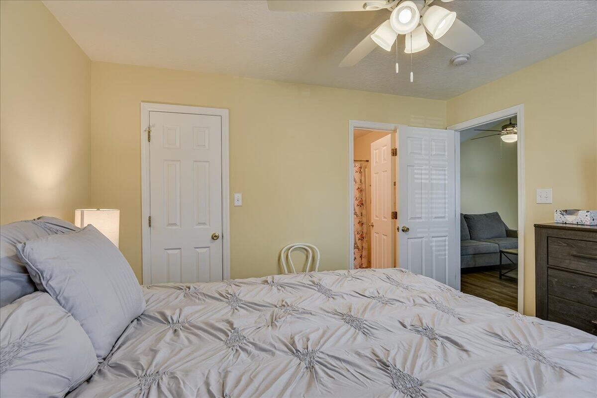540 Edgecliff Lane Property Photo 19