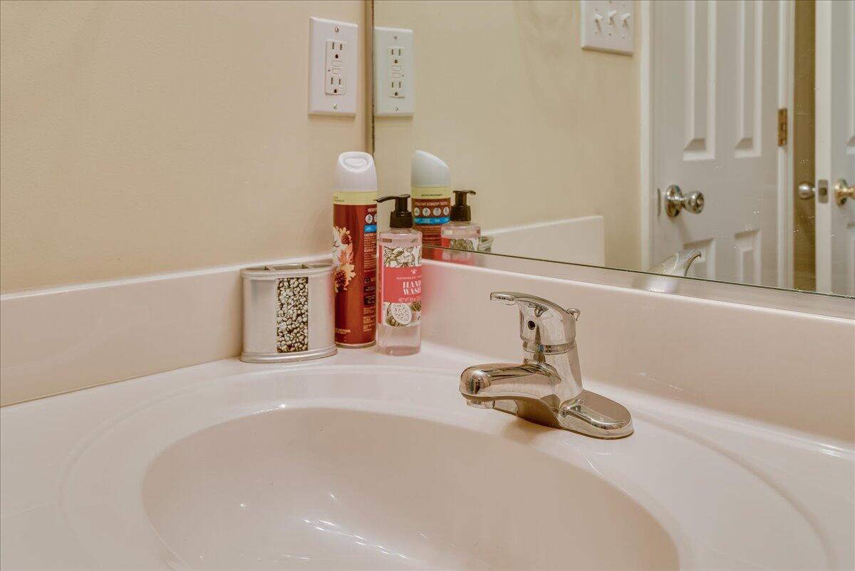 540 Edgecliff Lane Property Photo 23