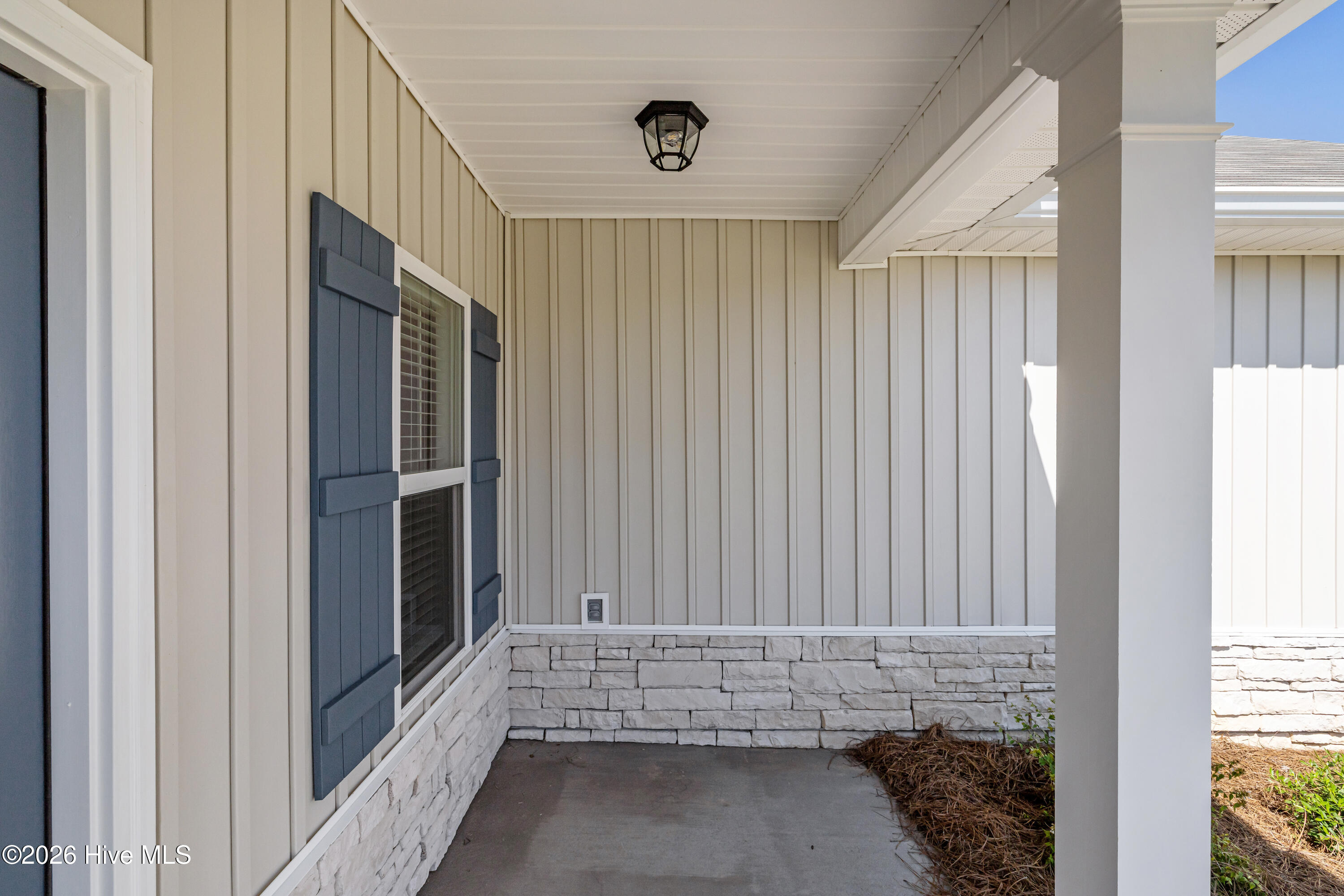 8902 Snelling Drive Property Photo 6