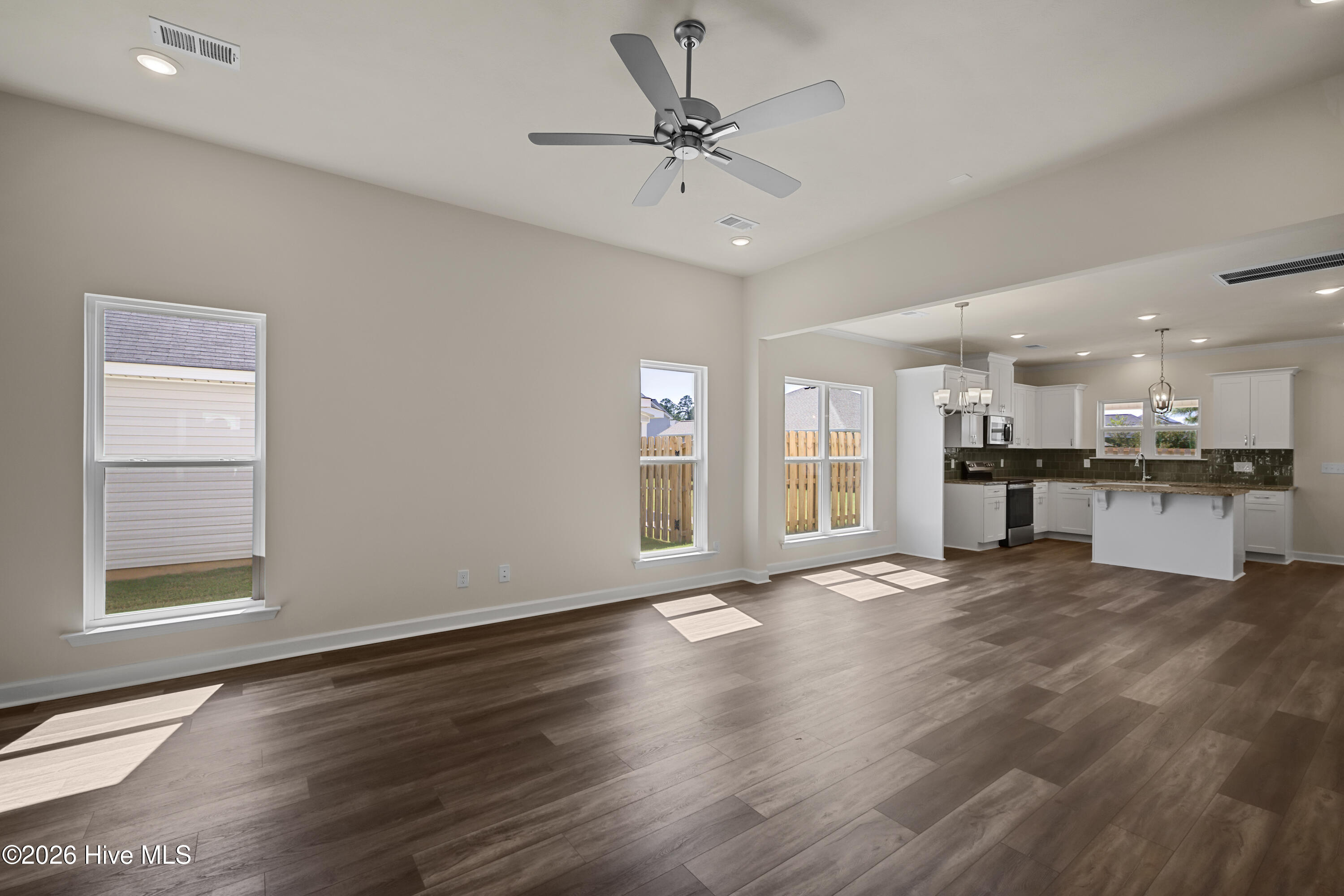 8902 Snelling Drive Property Photo 14