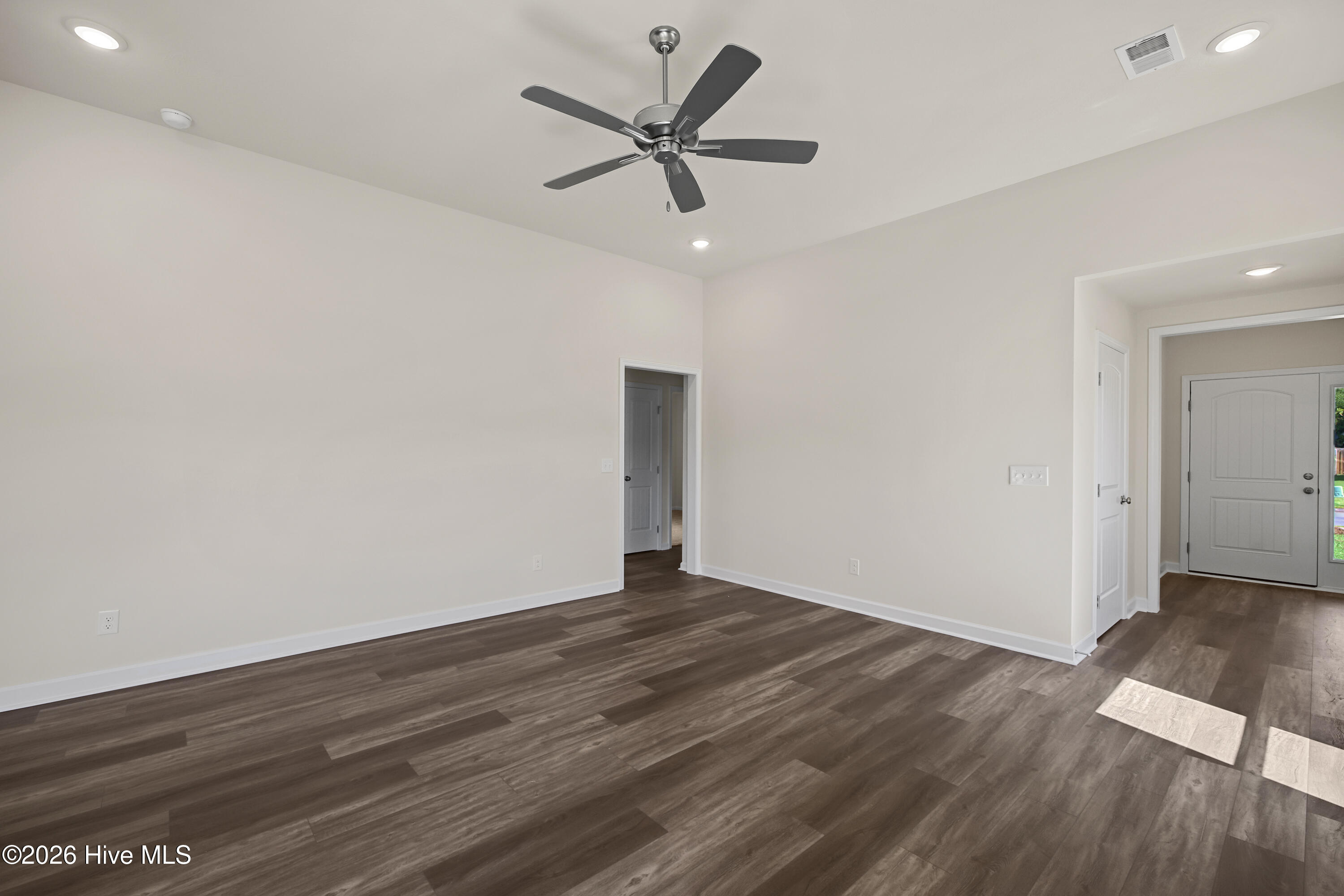 8902 Snelling Drive Property Photo 15