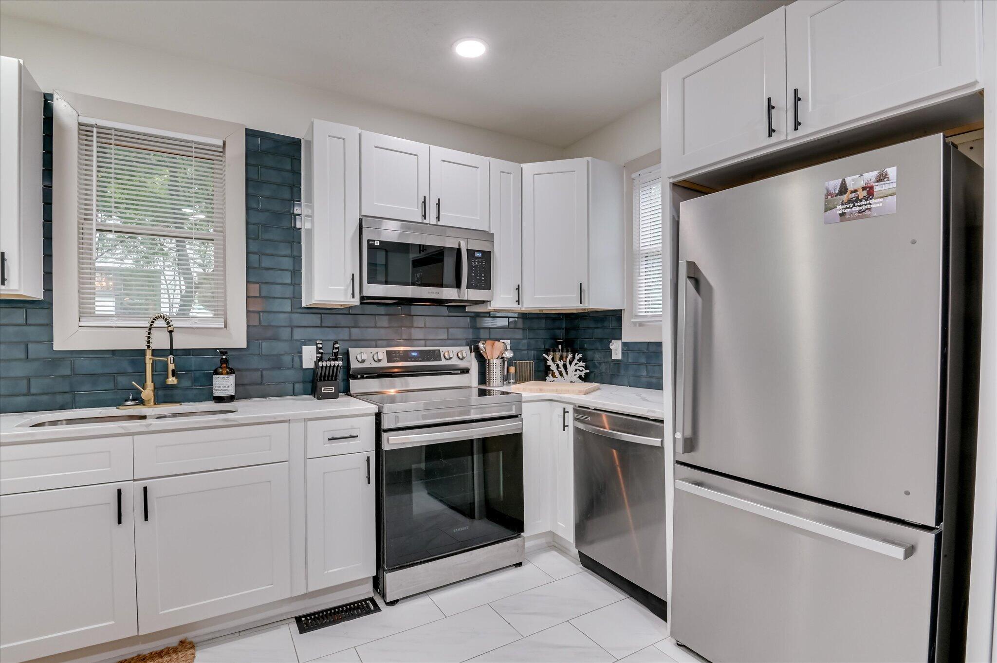 940 Heard Avenue Property Photo 13