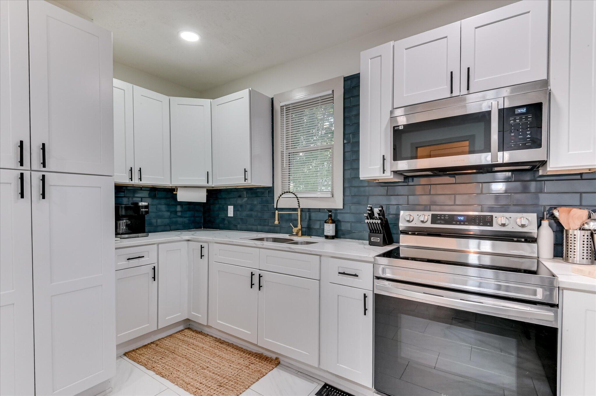 940 Heard Avenue Property Photo 14