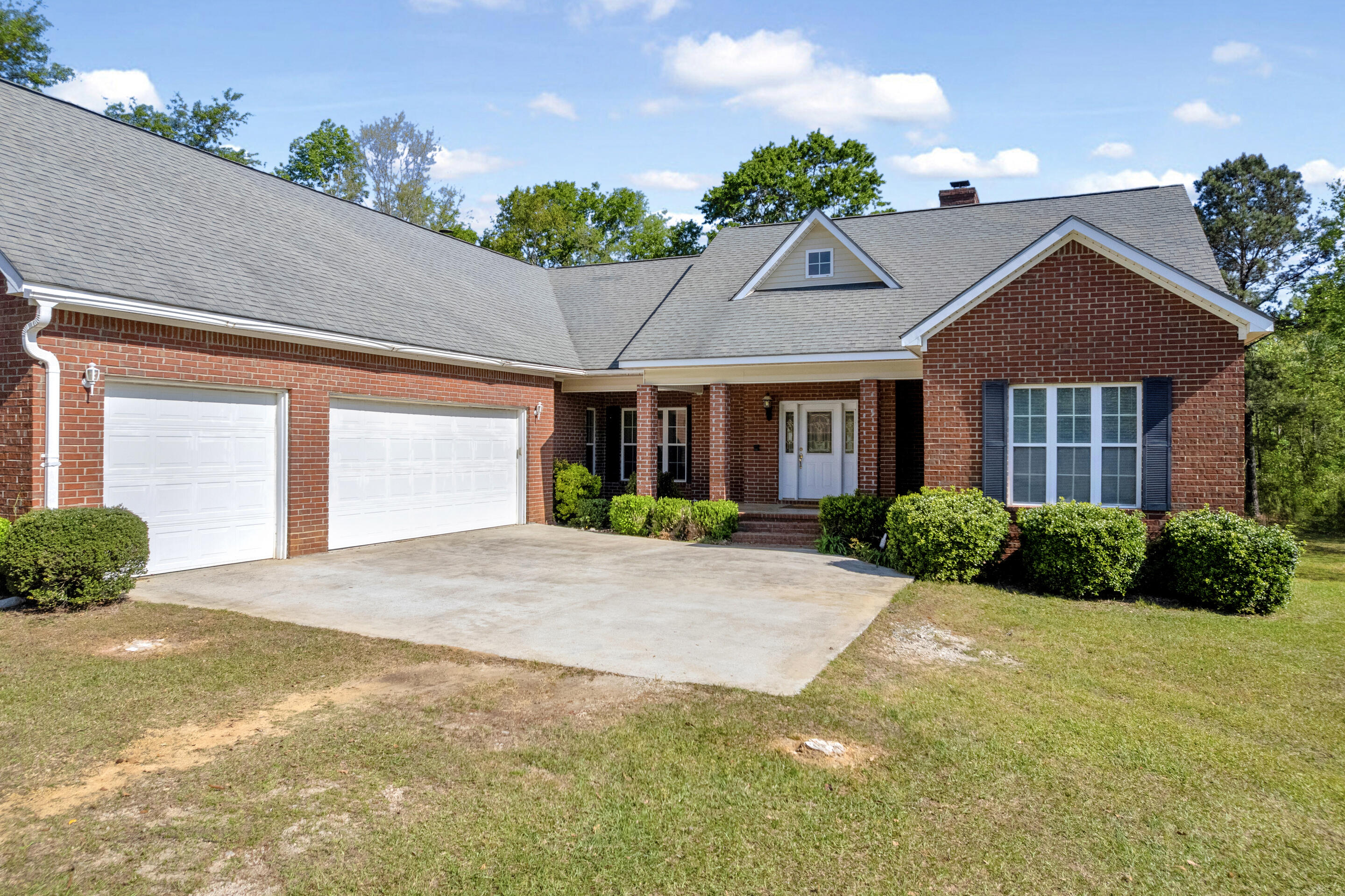 1197 Jefferson Boulevard Property Photo 1
