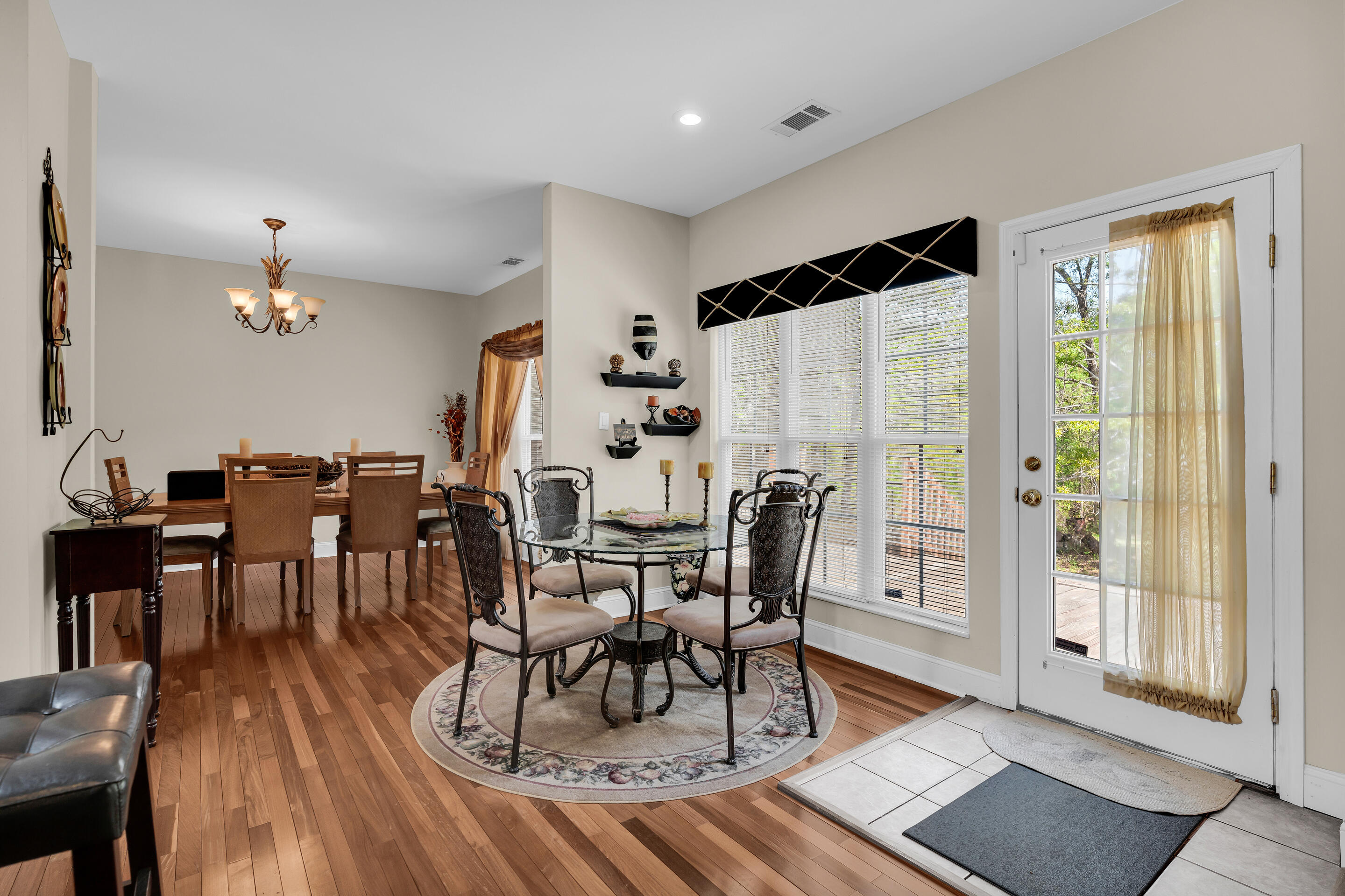 1197 Jefferson Boulevard Property Photo 12