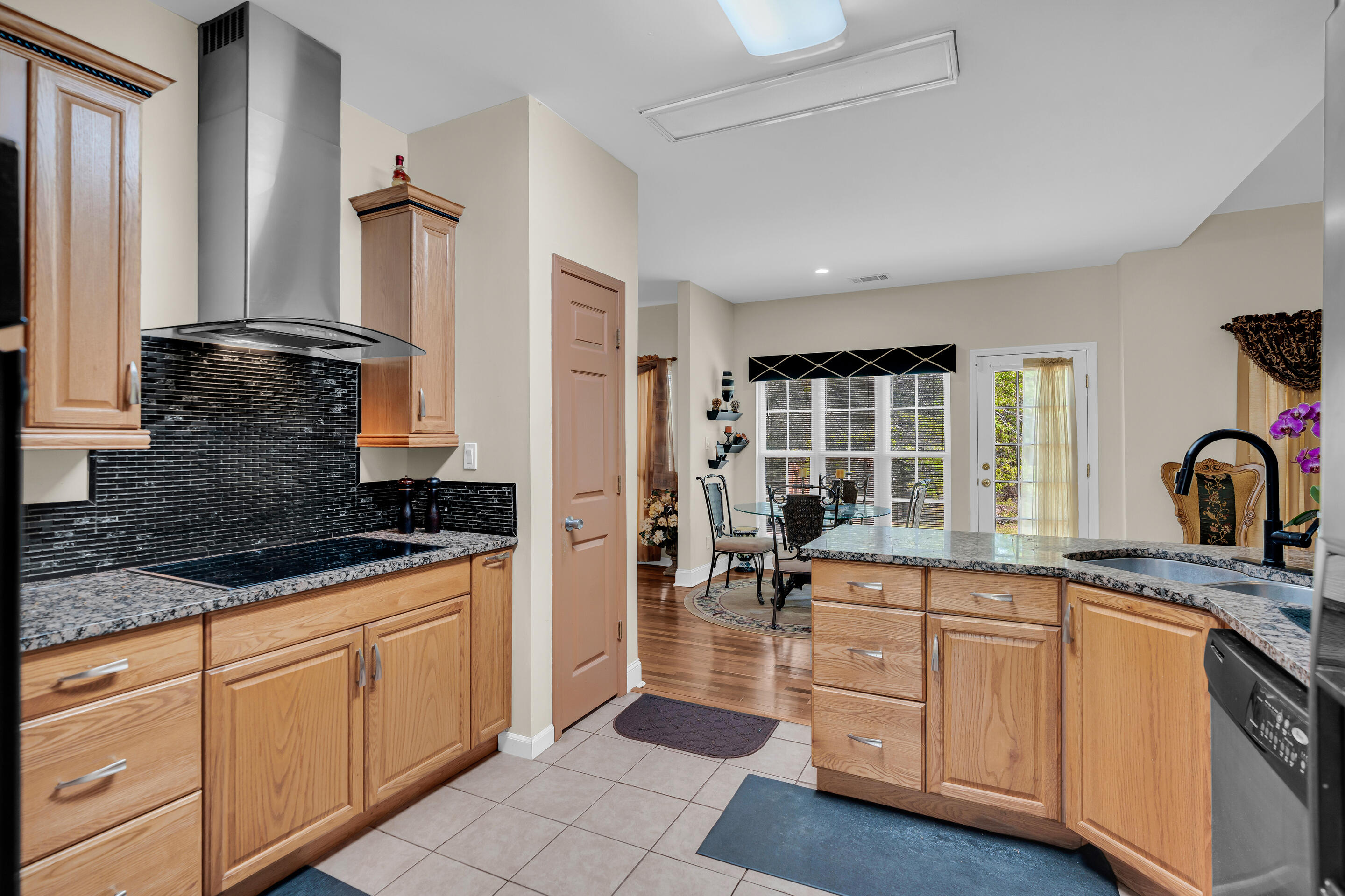 1197 Jefferson Boulevard Property Photo 16