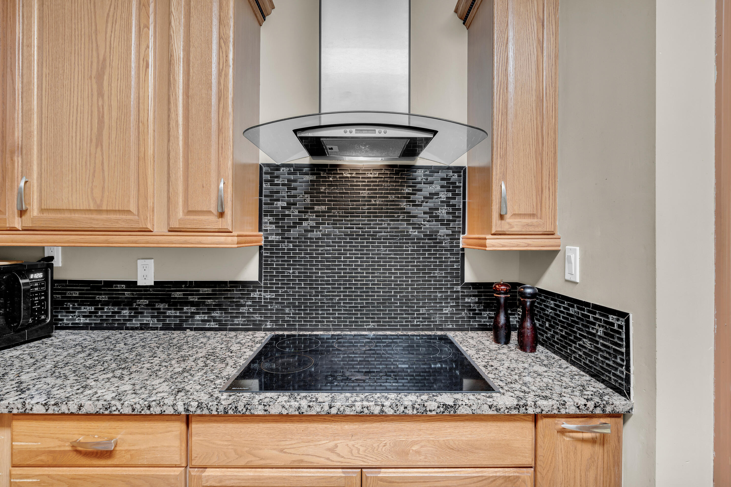 1197 Jefferson Boulevard Property Photo 20