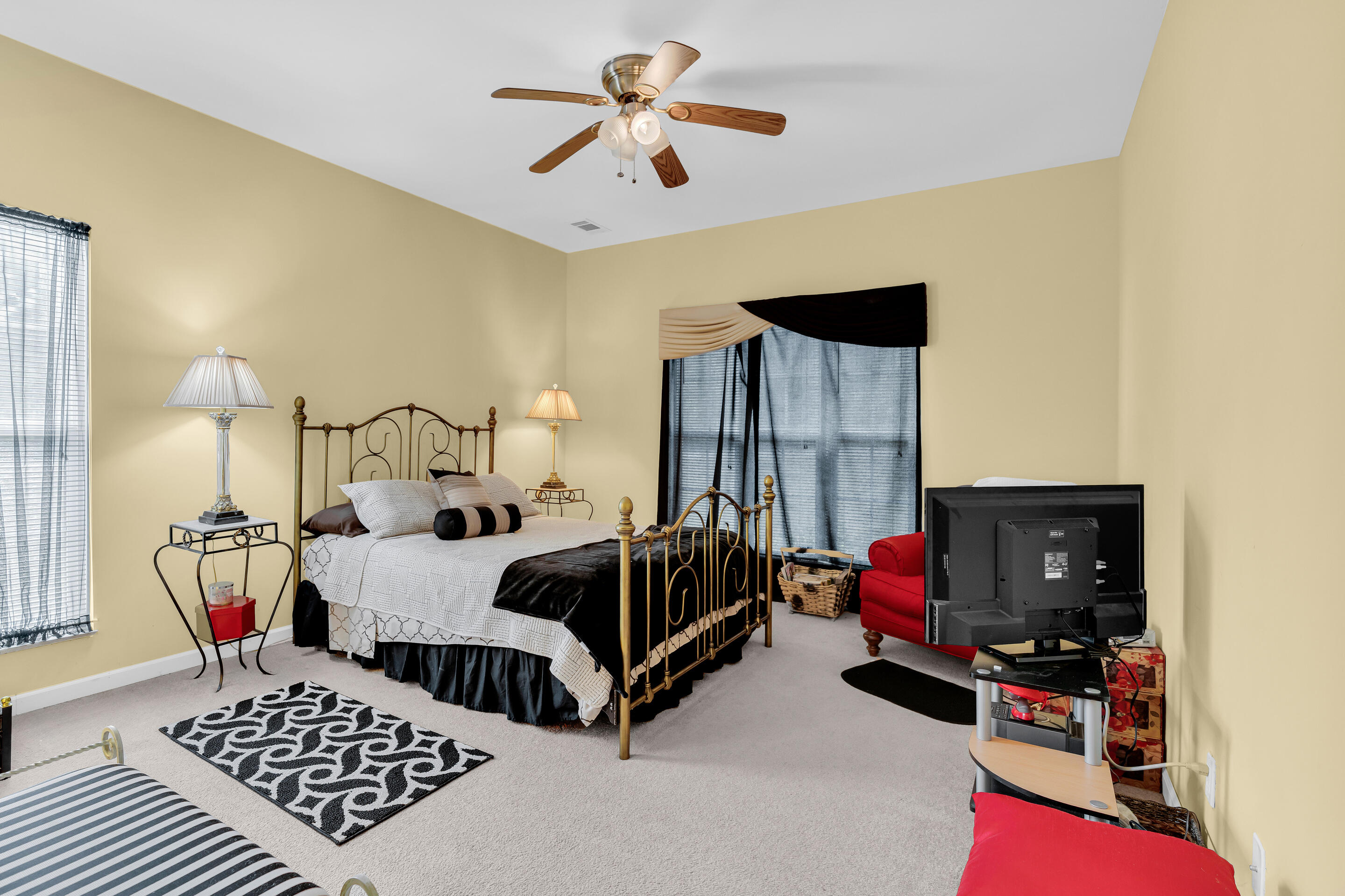 1197 Jefferson Boulevard Property Photo 32
