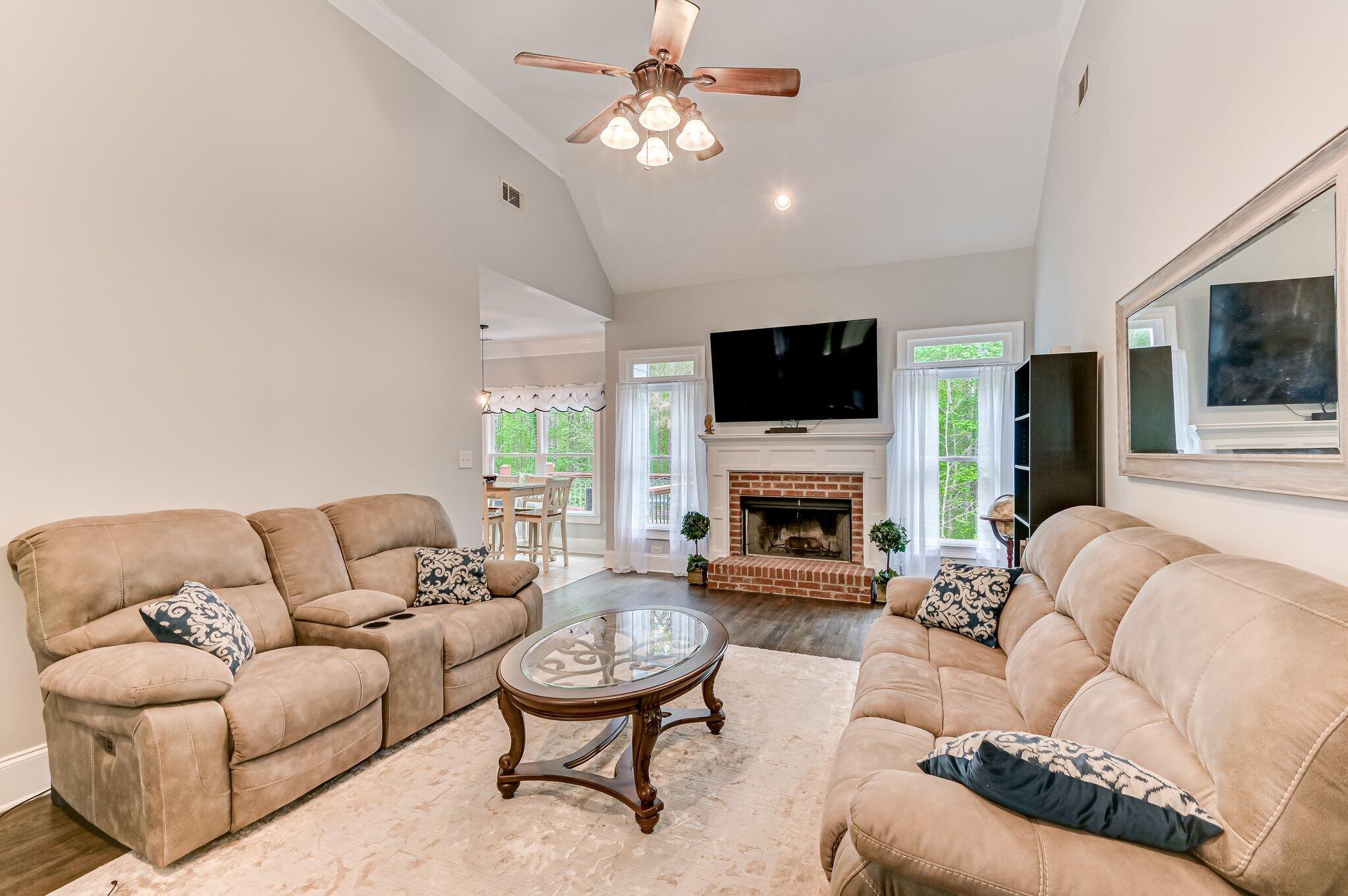 1067 Maiden Cane Way Property Photo 7