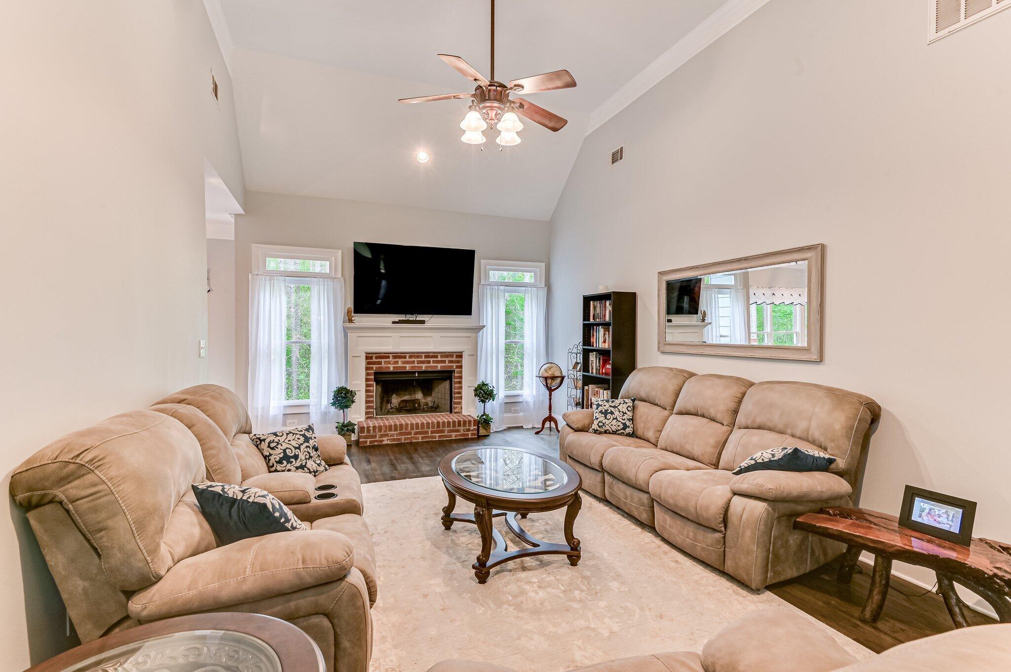 1067 Maiden Cane Way Property Photo 8