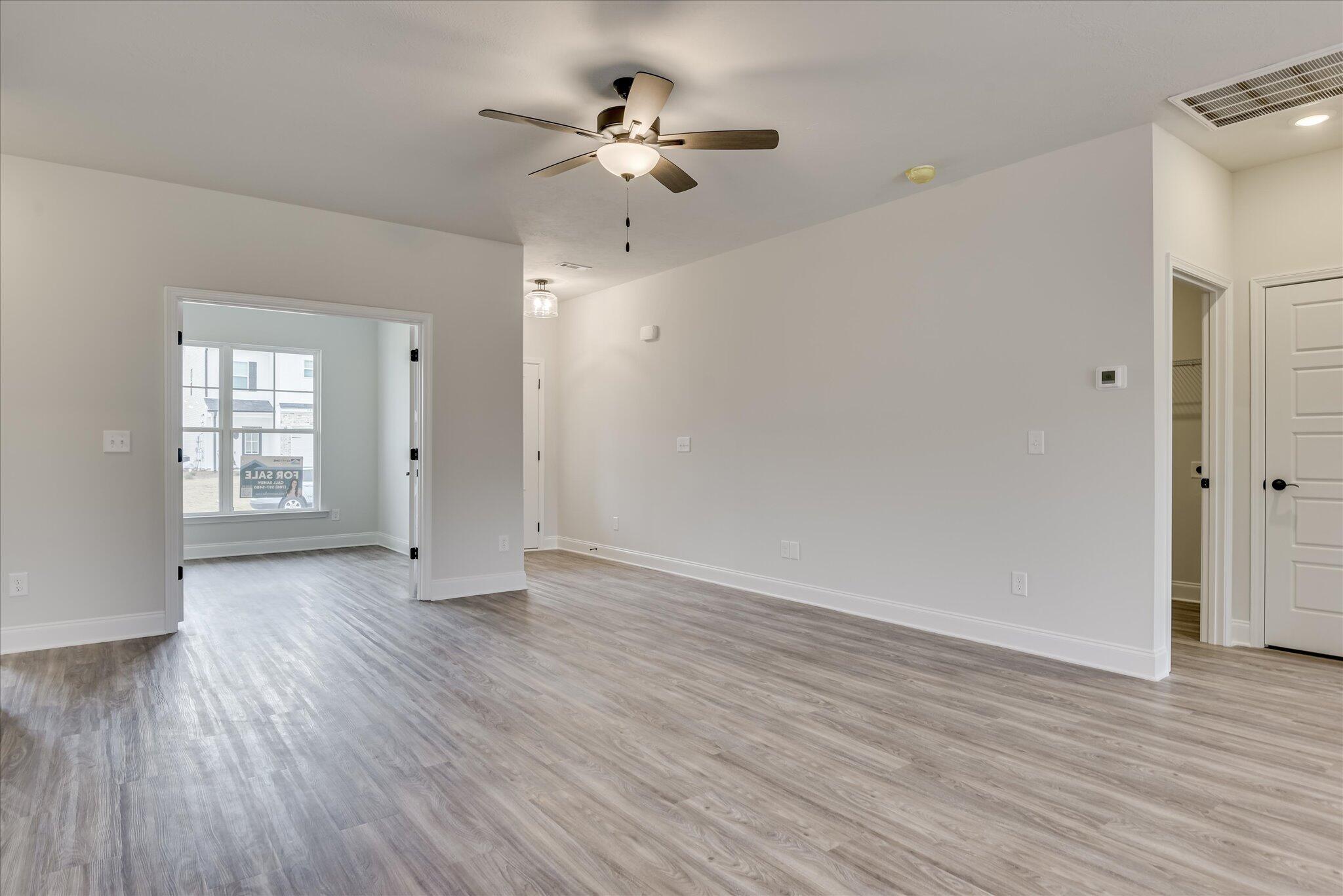 337 Bay Meadows Drive Property Photo 8