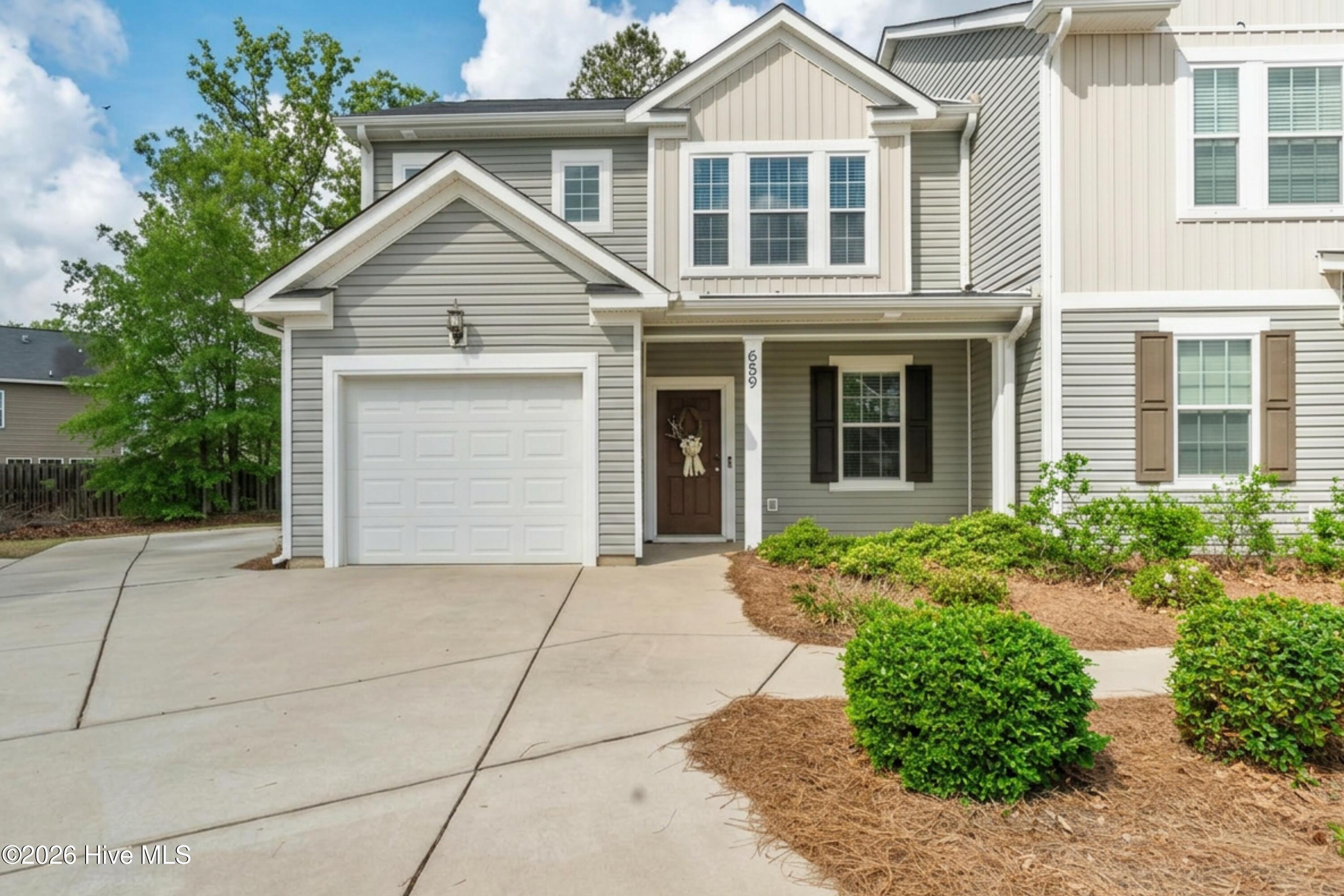 659 Aberdeen Circle Property Photo 1