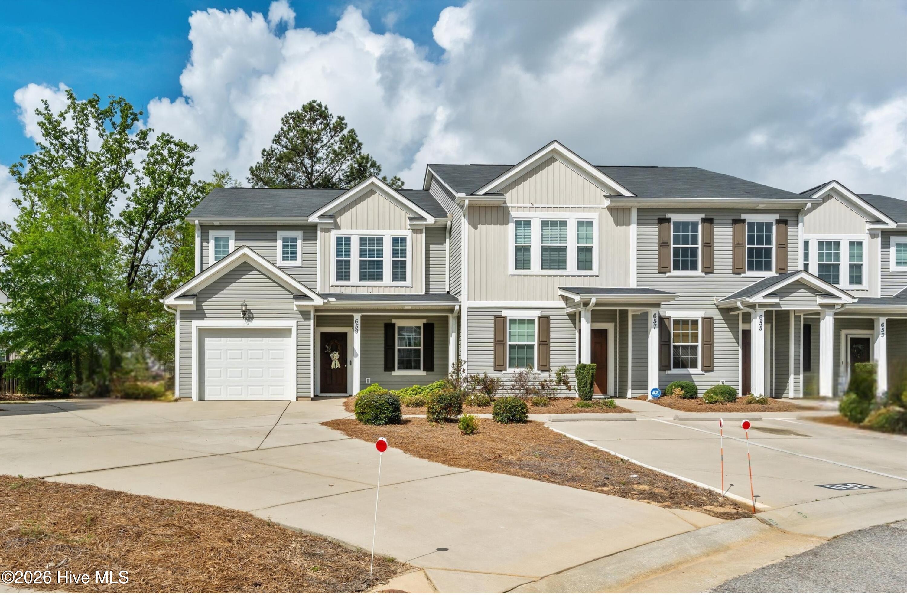 659 Aberdeen Circle Property Photo