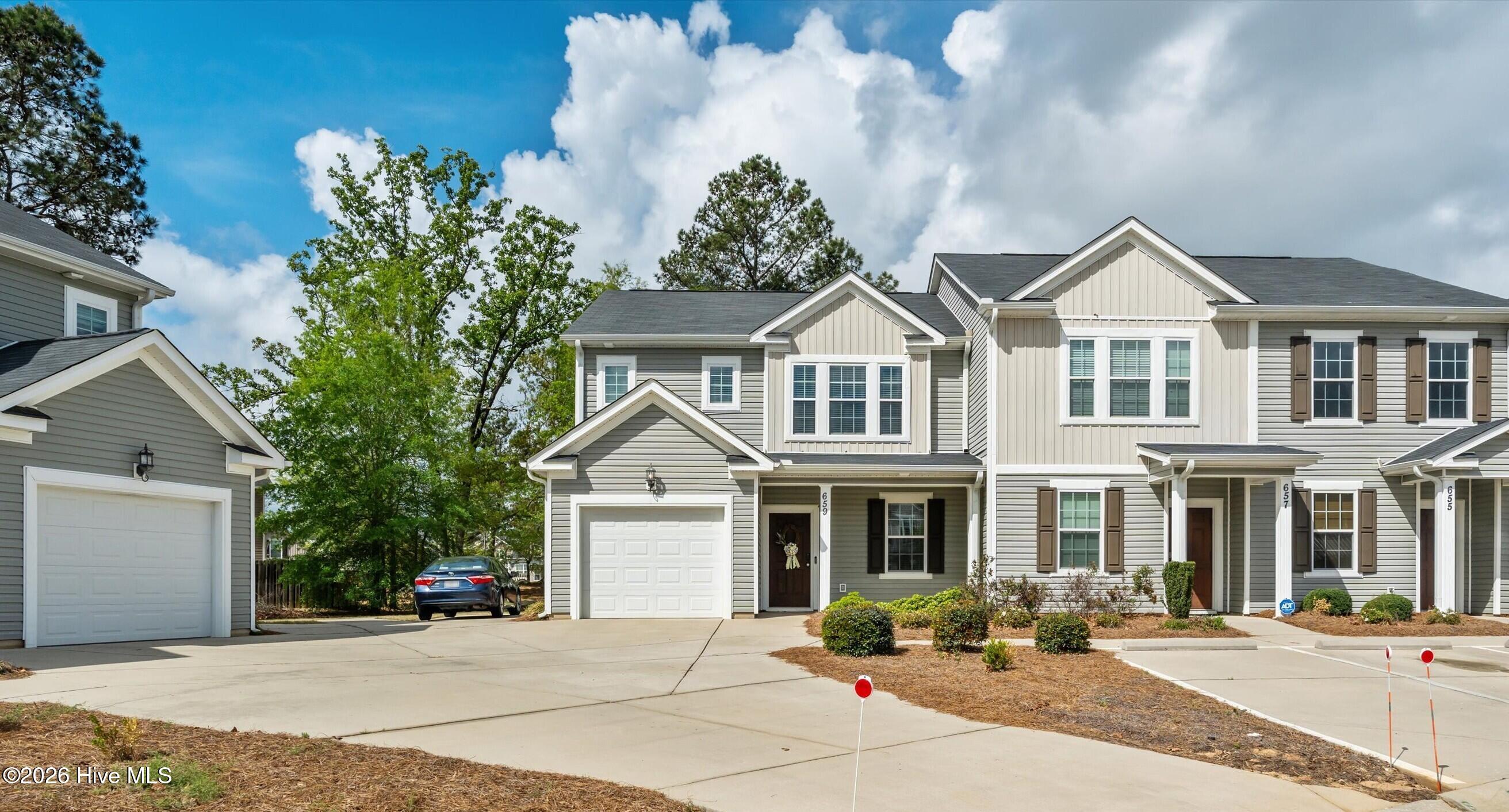 659 Aberdeen Circle Property Photo 2