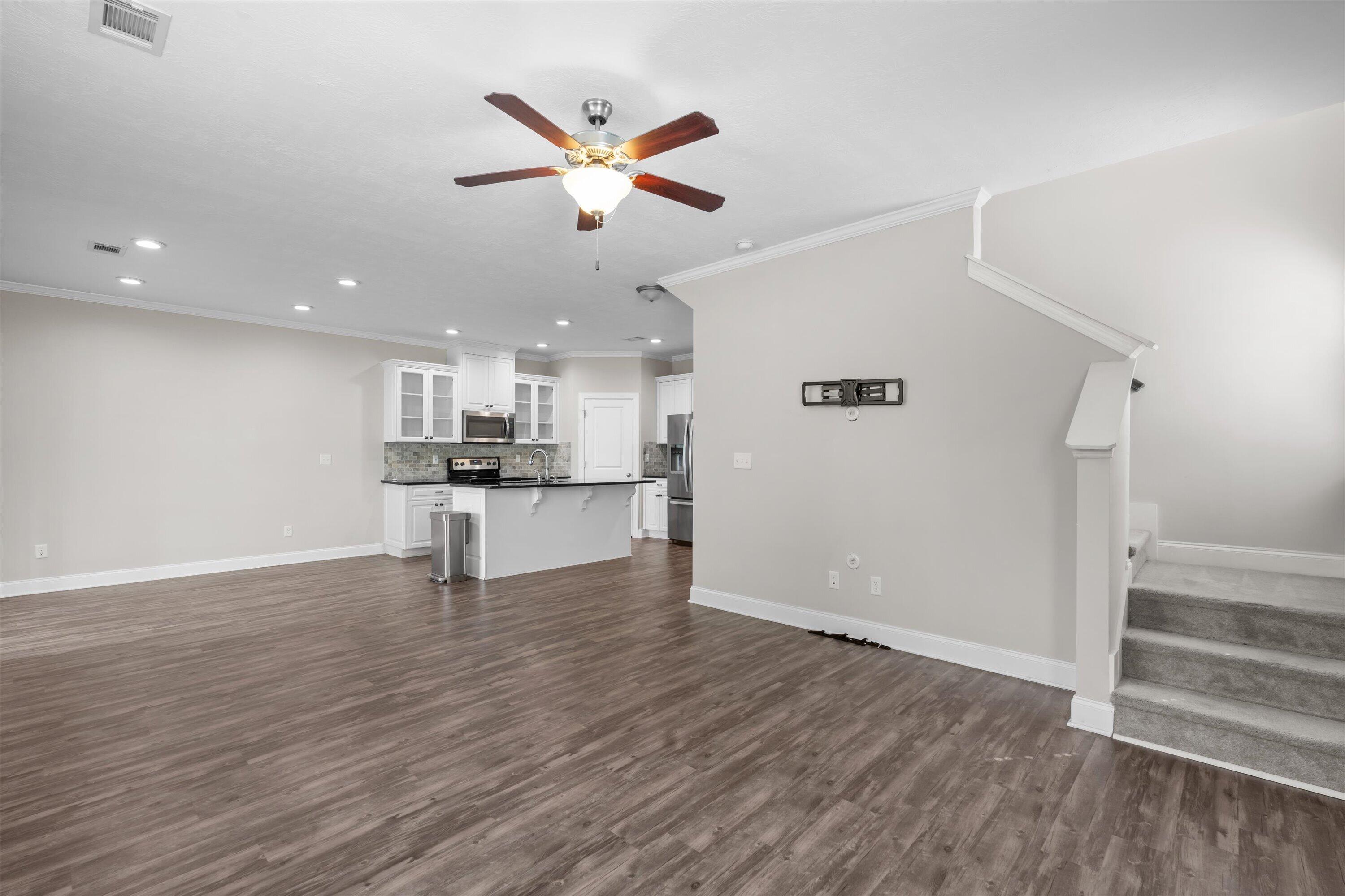 659 Aberdeen Circle Property Photo 15