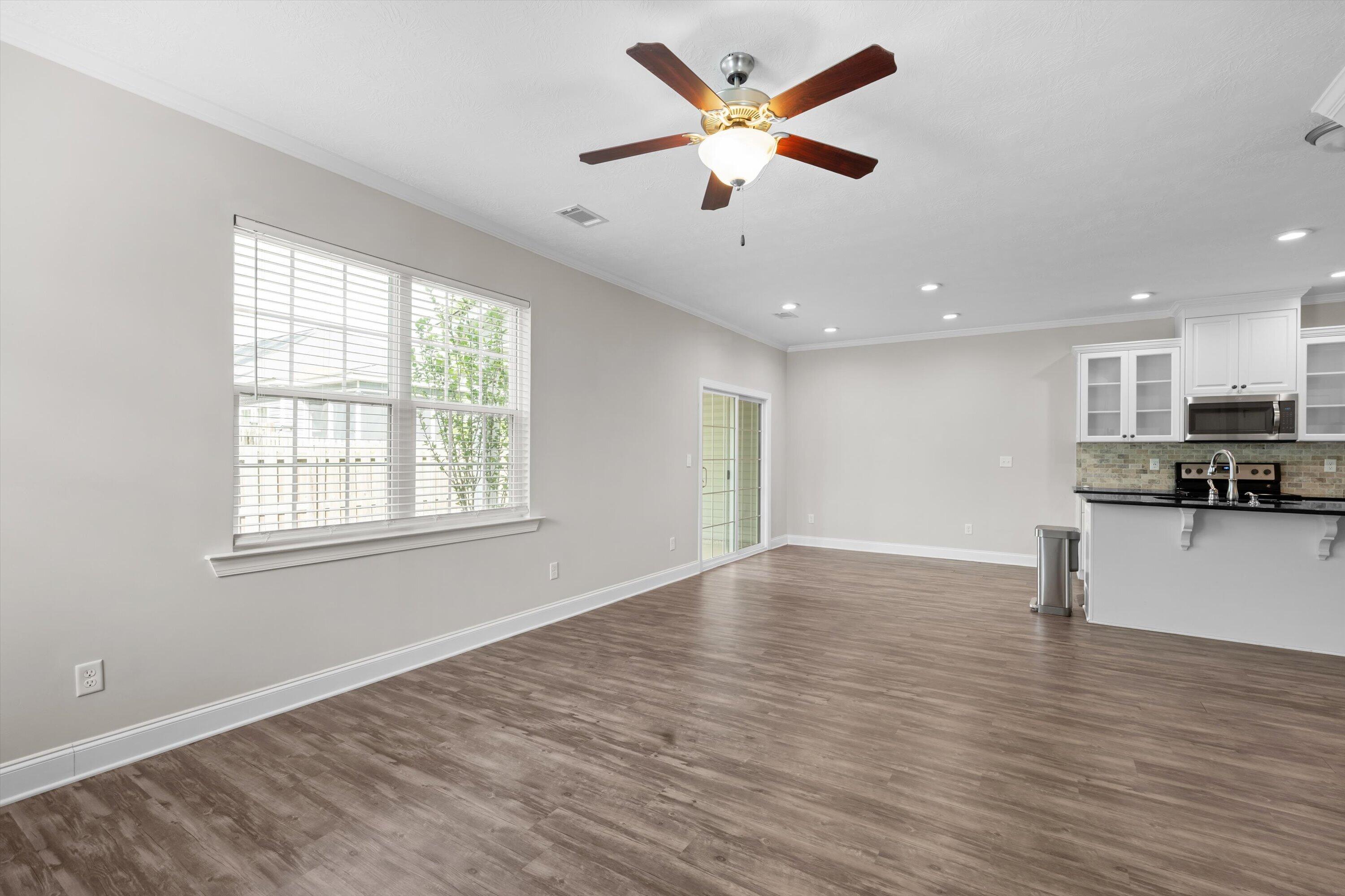 659 Aberdeen Circle Property Photo 16