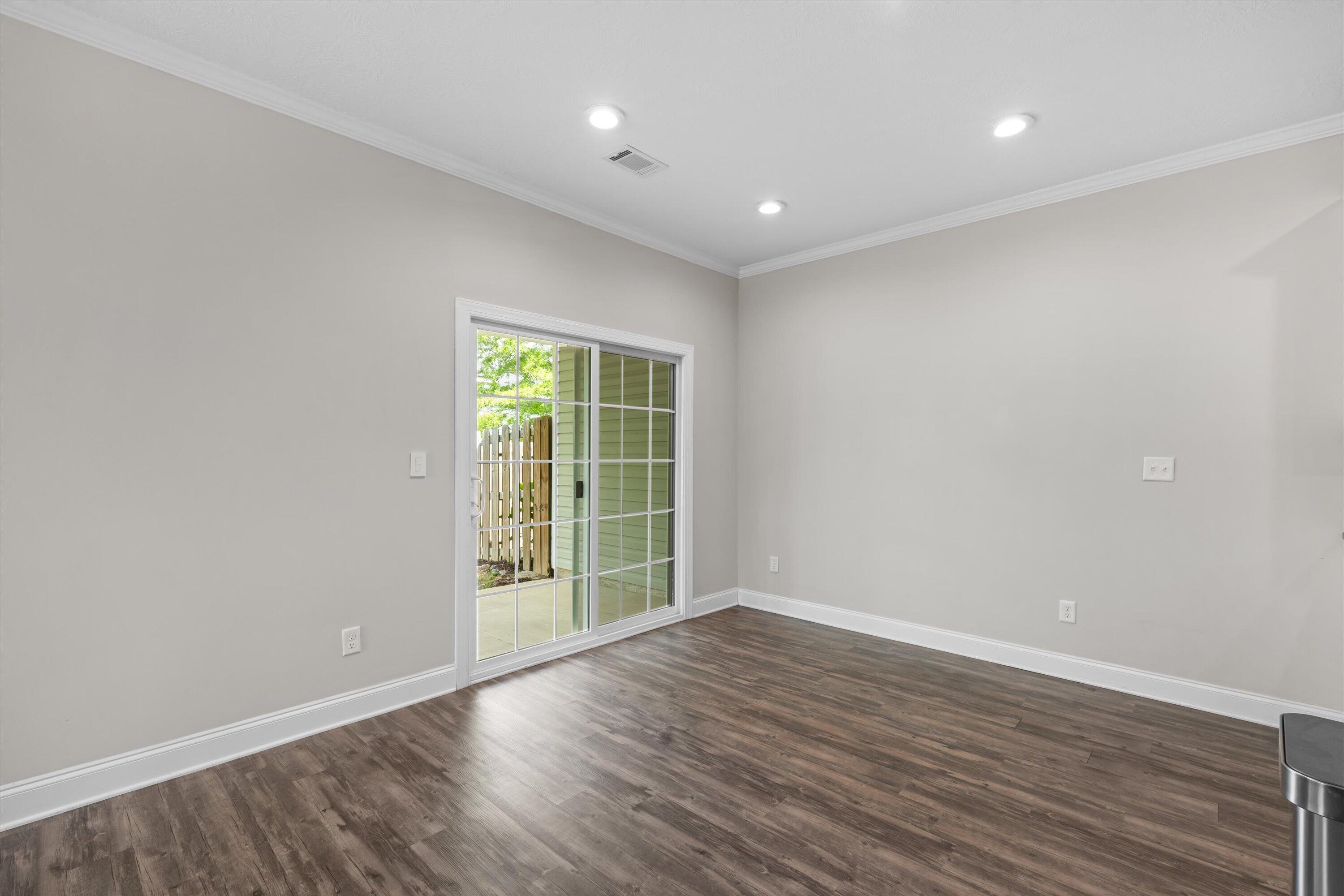 659 Aberdeen Circle Property Photo 18