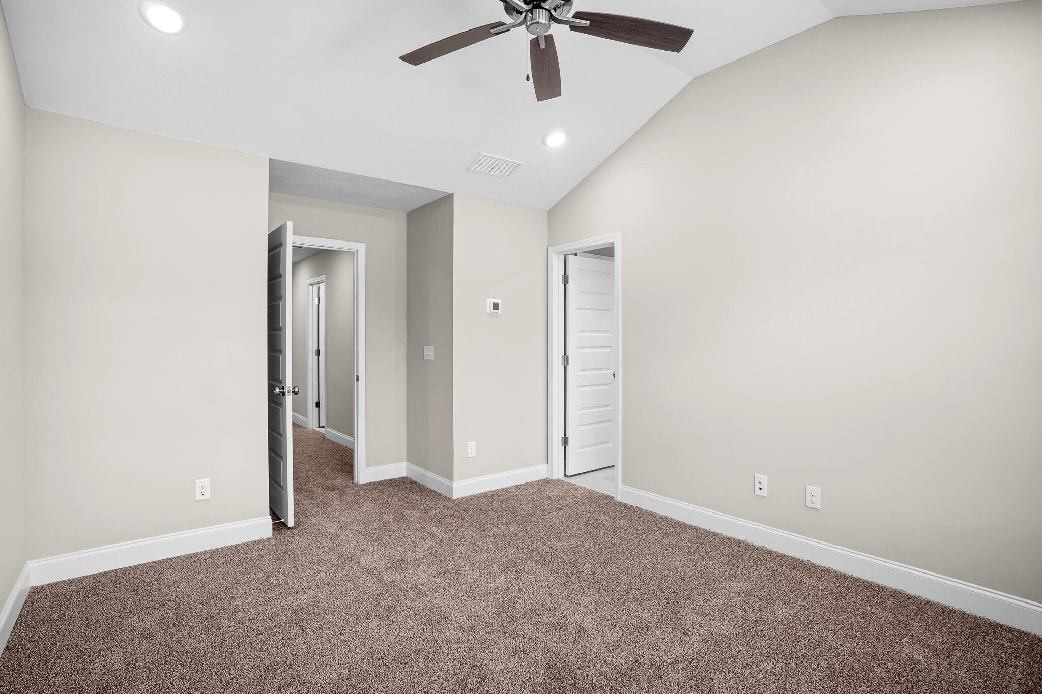 2044 Se Denmark Avenue Property Photo 12