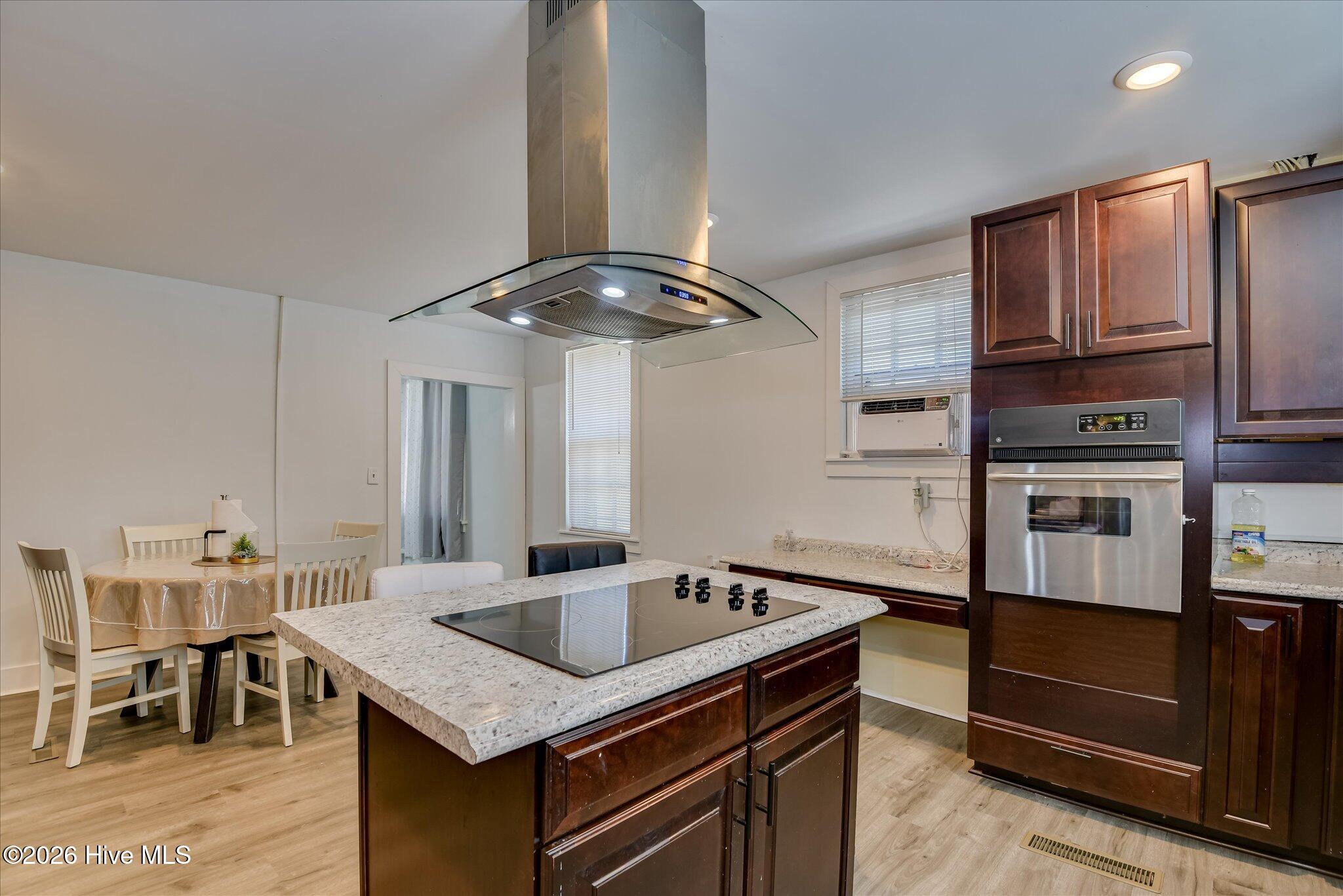714 Hickman Road Property Photo 33