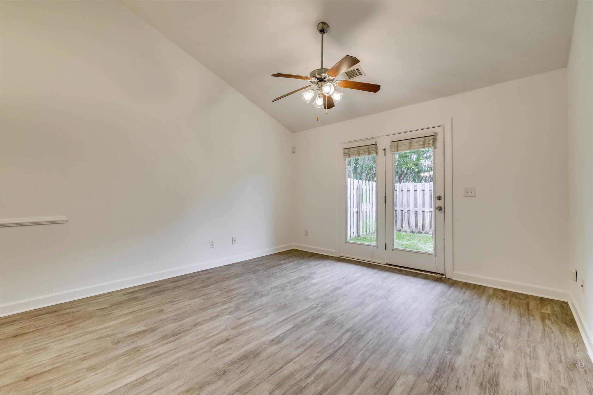 350 Connor Circle Property Photo 6