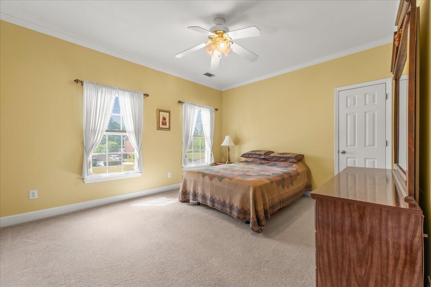 203 W Kestwick Drive Property Photo 27