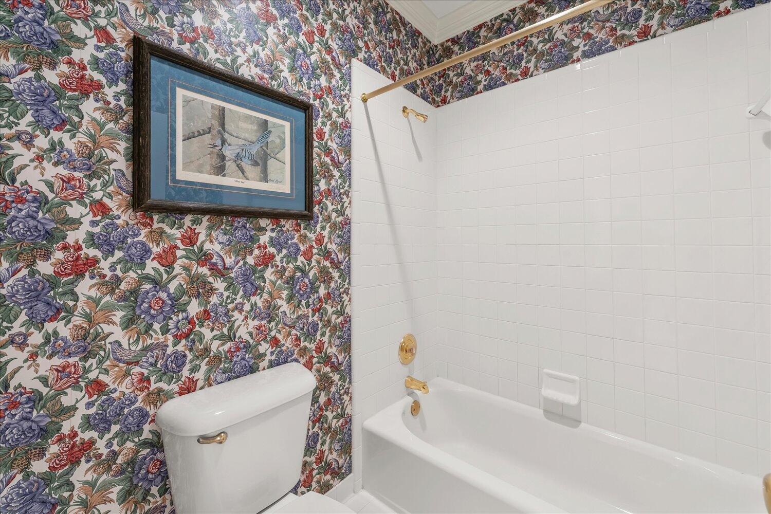 203 W Kestwick Drive Property Photo 34