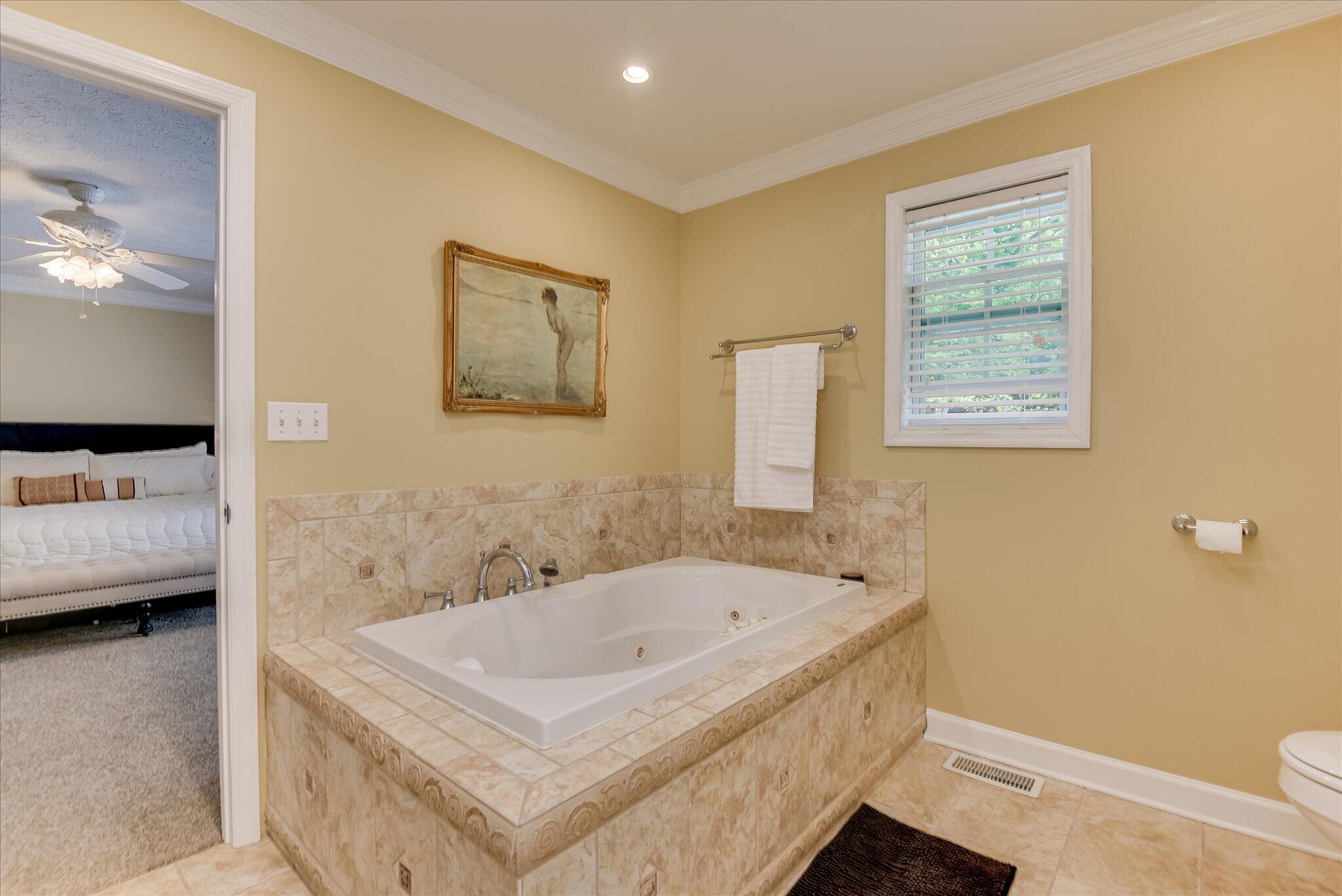 31 Deerwood Drive Property Photo 16