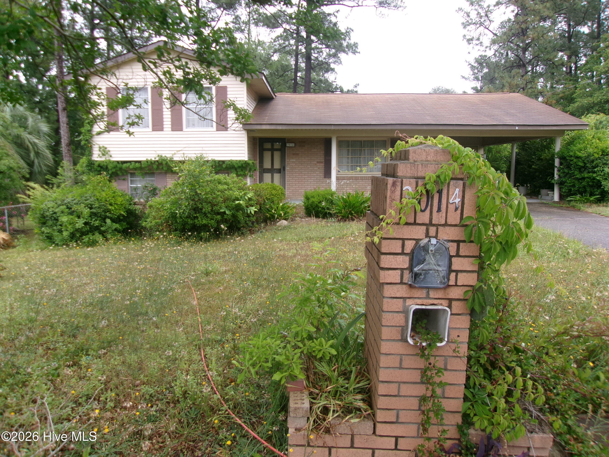 3014 Roxbury Court Property Photo 2