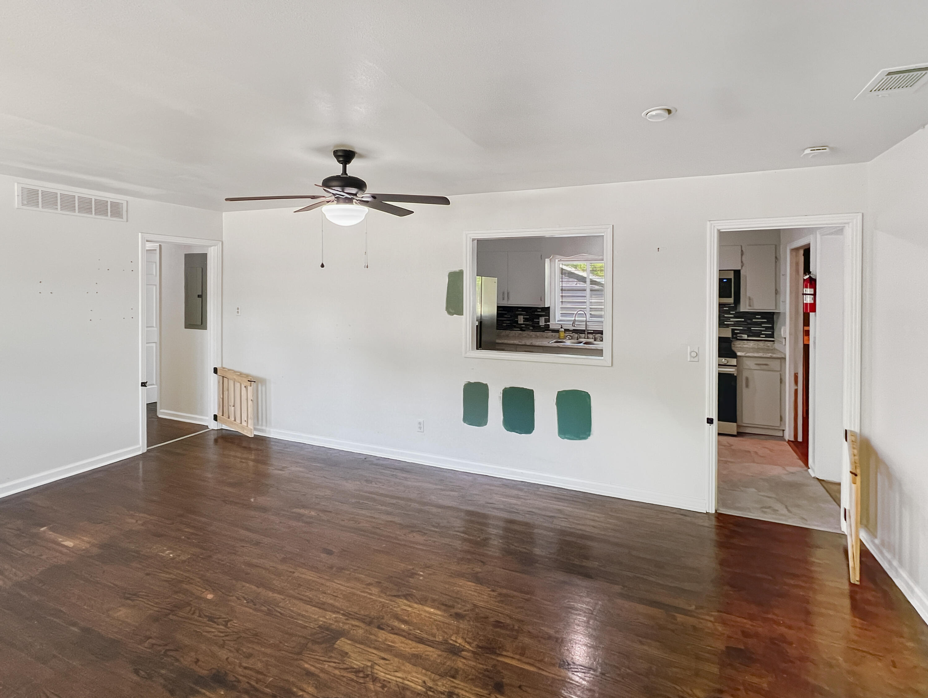 1909 Melrose Drive Property Photo 4