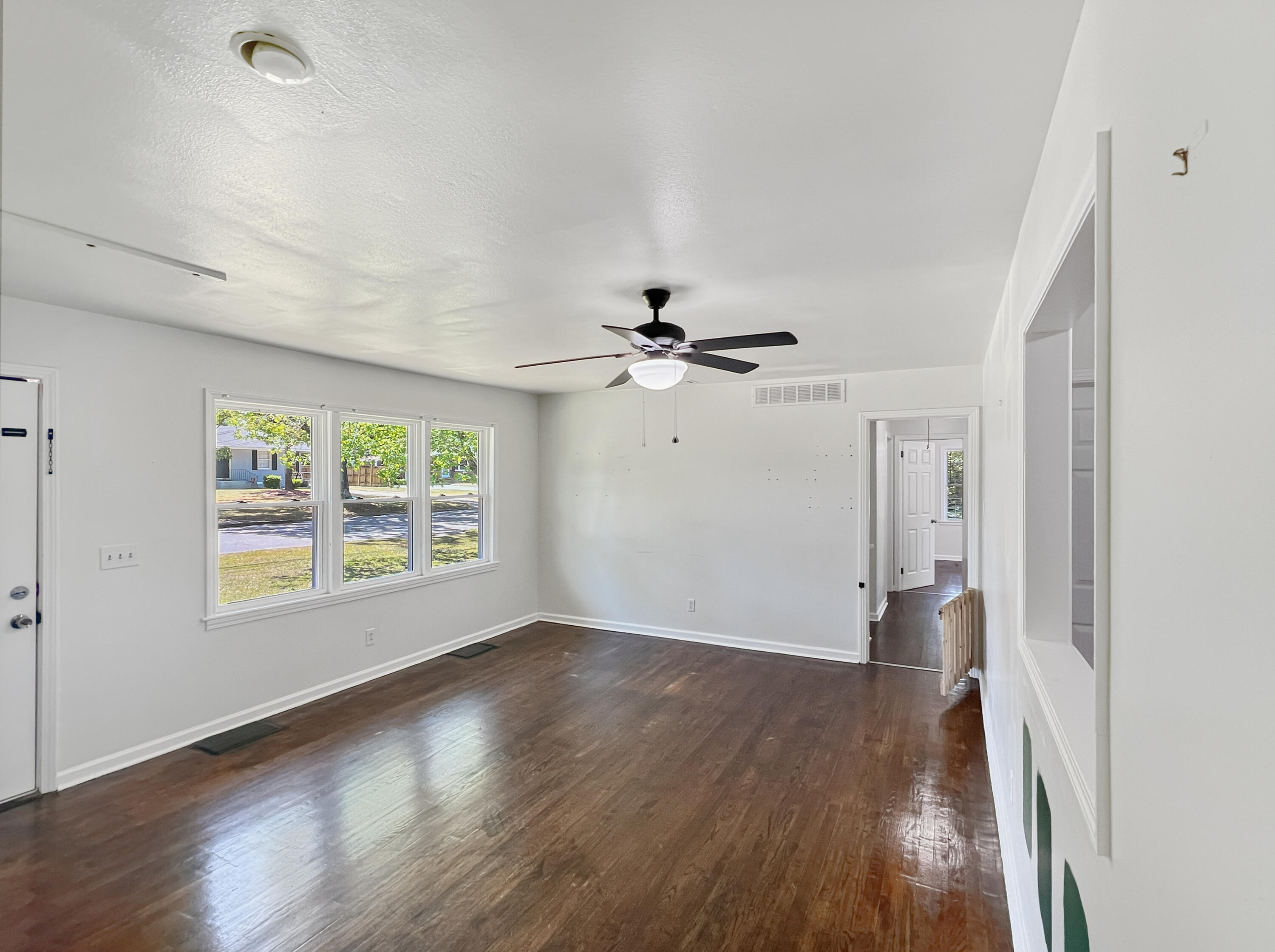 1909 Melrose Drive Property Photo 6
