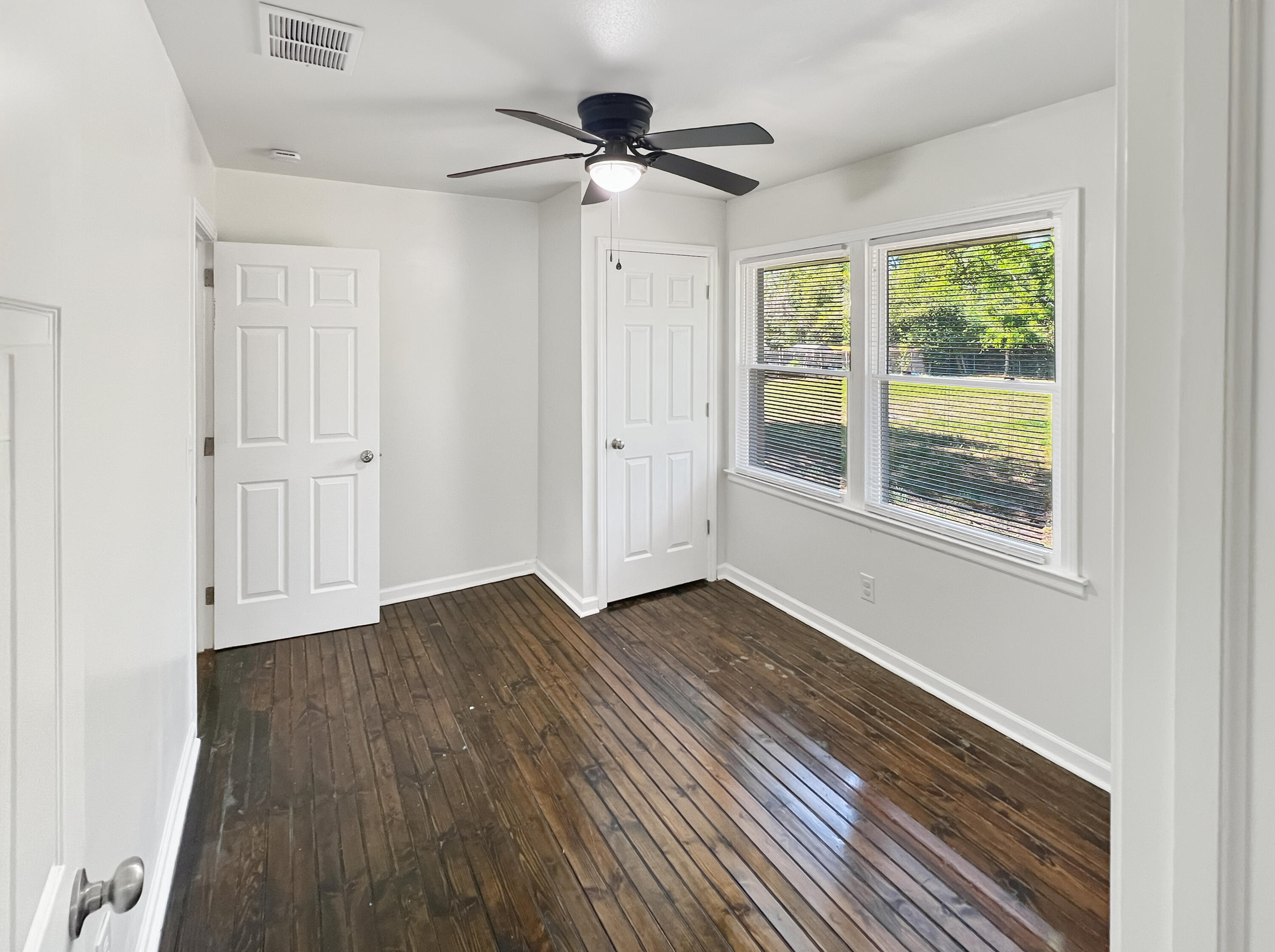 1909 Melrose Drive Property Photo 7