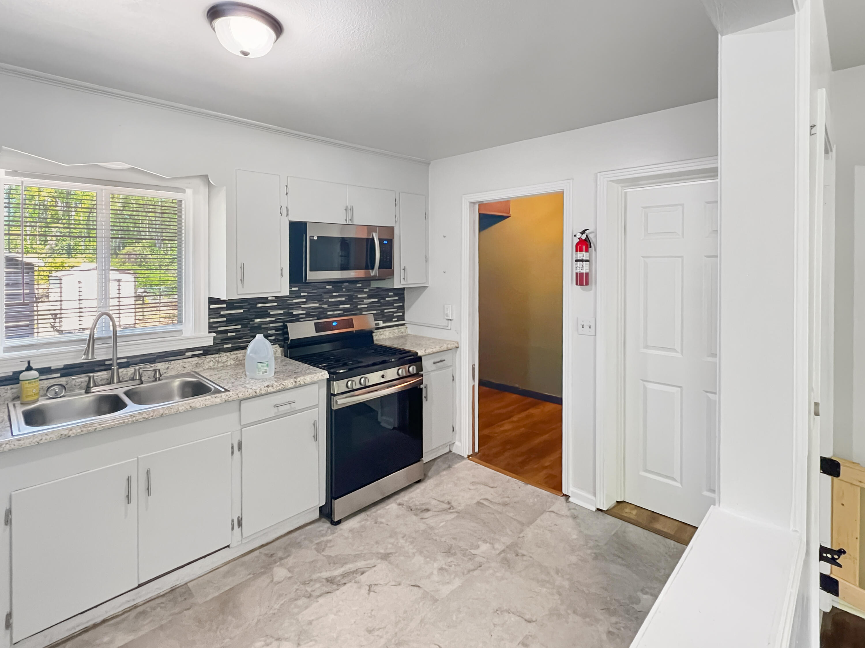 1909 Melrose Drive Property Photo 17